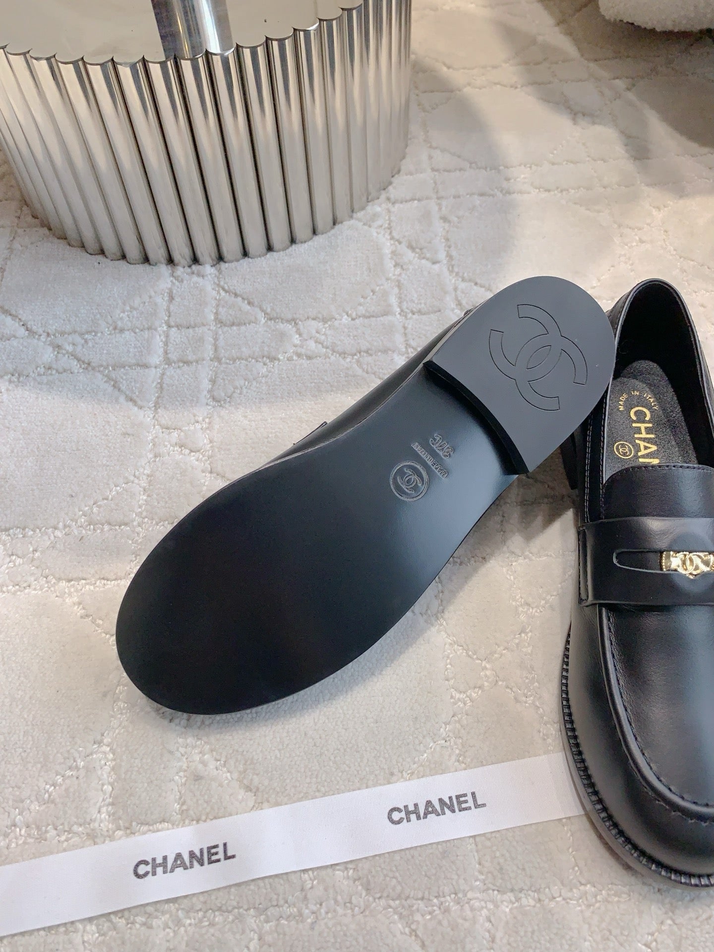CHANEL 25S MOASINS IN BLACK CALFSKIN GOLD HARDWARE