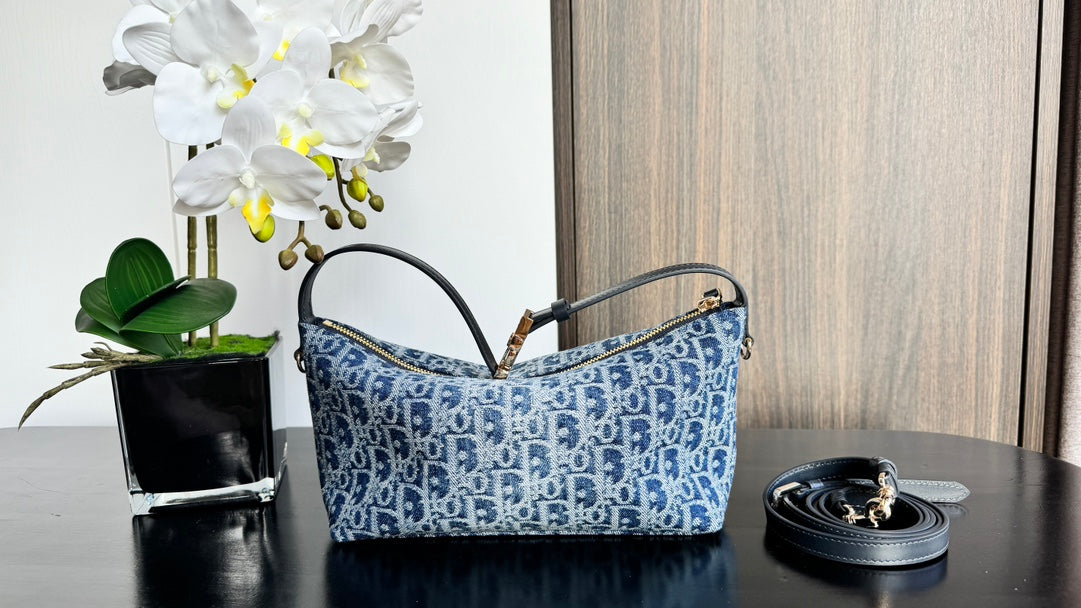 DIOR TRAVEL NOMAD POUCH 22 IN BLUE MONOGRAM OBLIQUE JACQUARD