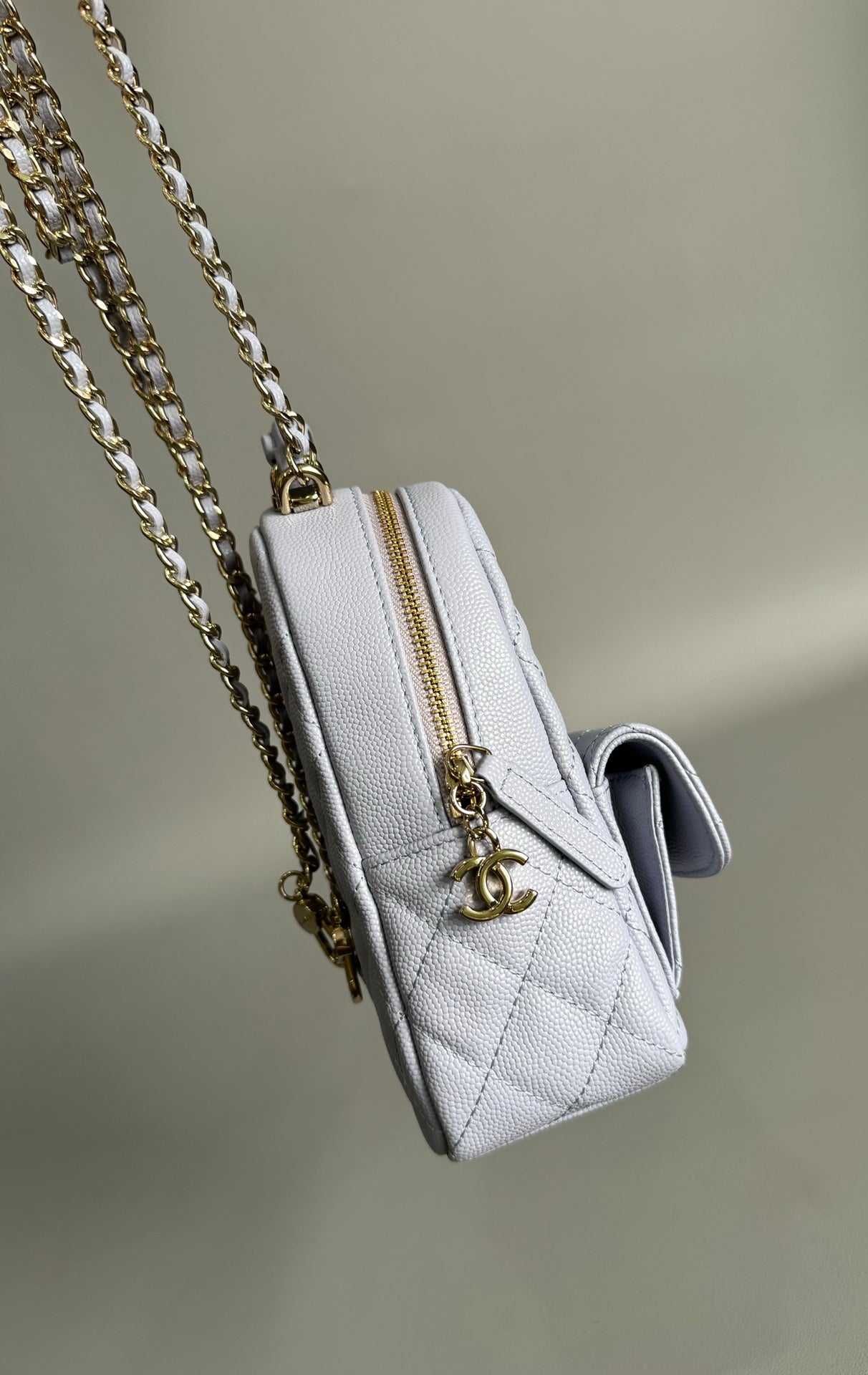CHANEL MINI 18 BACKPACK WHITE CAVIAR LIGHT GOLD HARDWARE