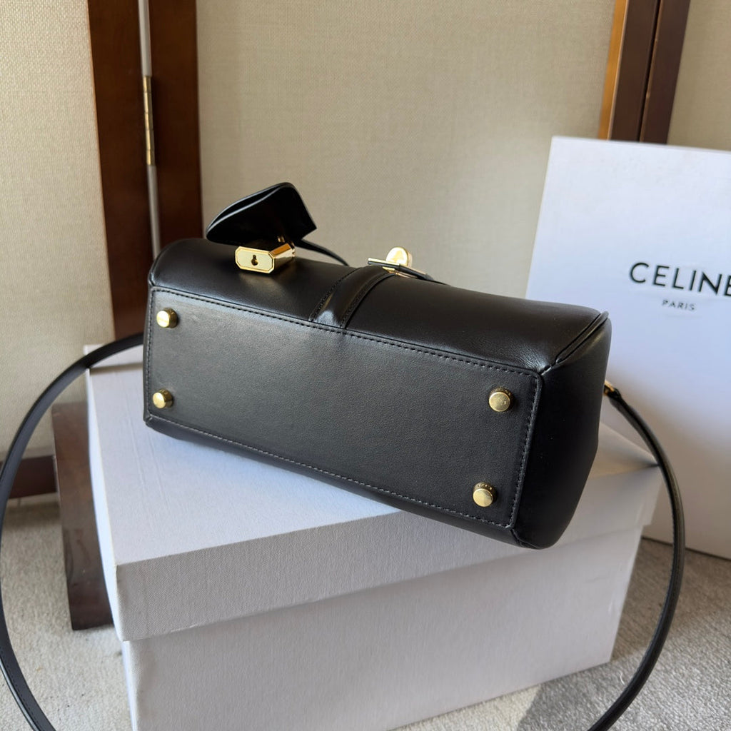 CELINE CLASSIQUE BAG 23 IN BLACK CALFSKIN GOLD HARDWARE
