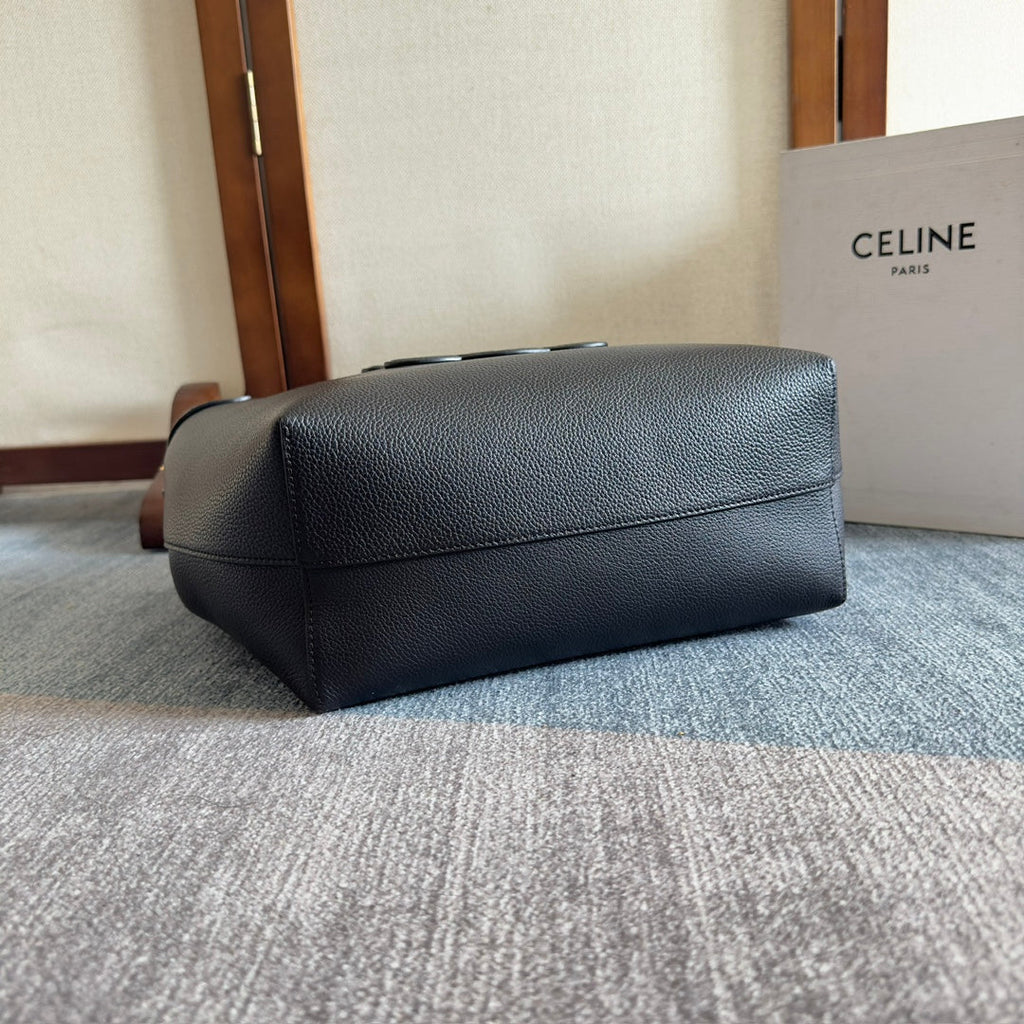 CELINE SMALL CABAS ANAÏS CUIR TRIOMPHE 28 IN BLACK GRAINED CALFSKIN
