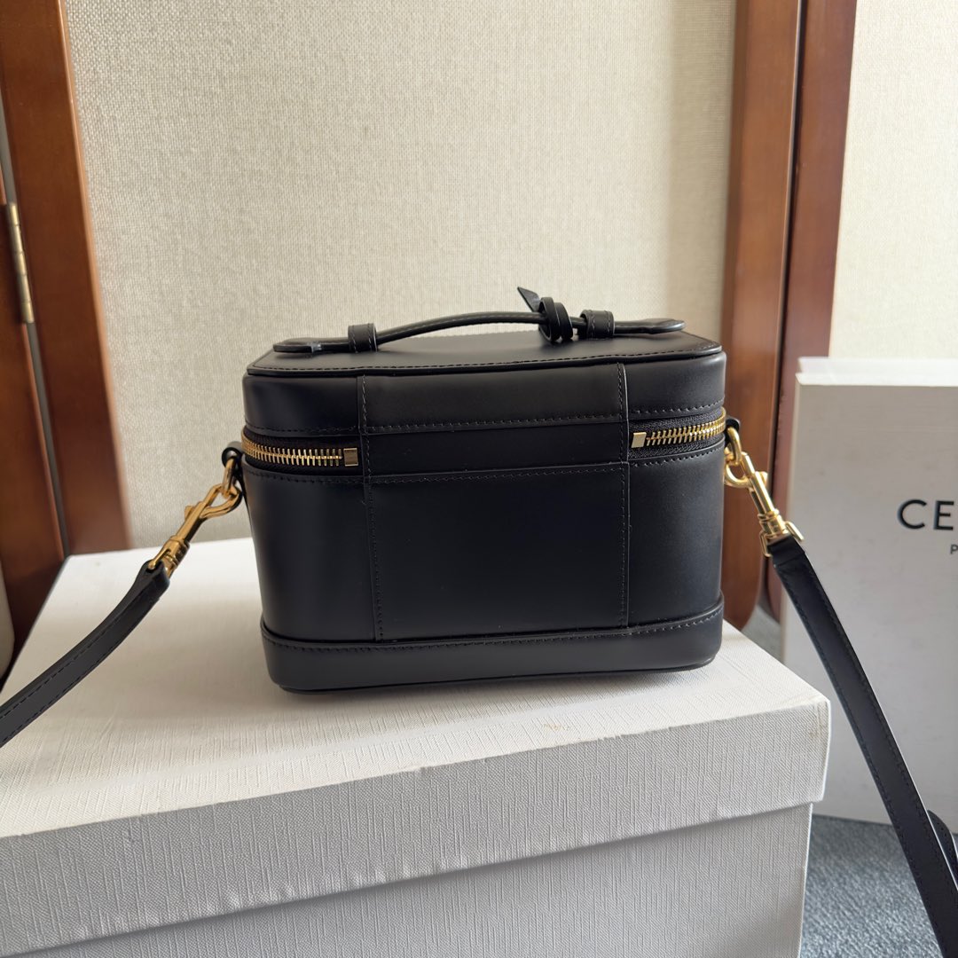 CELINE VANITY 18 IN BLACK SMOOTH CALFSKIN GOLD HARDWARE