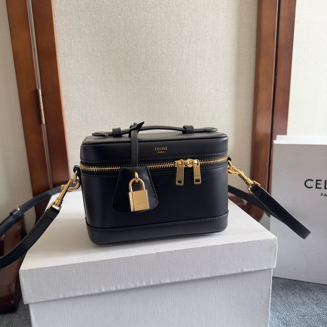 CELINE VANITY 18 IN BLACK SMOOTH CALFSKIN GOLD HARDWARE