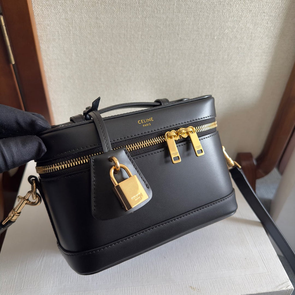 CELINE VANITY 18 IN BLACK SMOOTH CALFSKIN GOLD HARDWARE