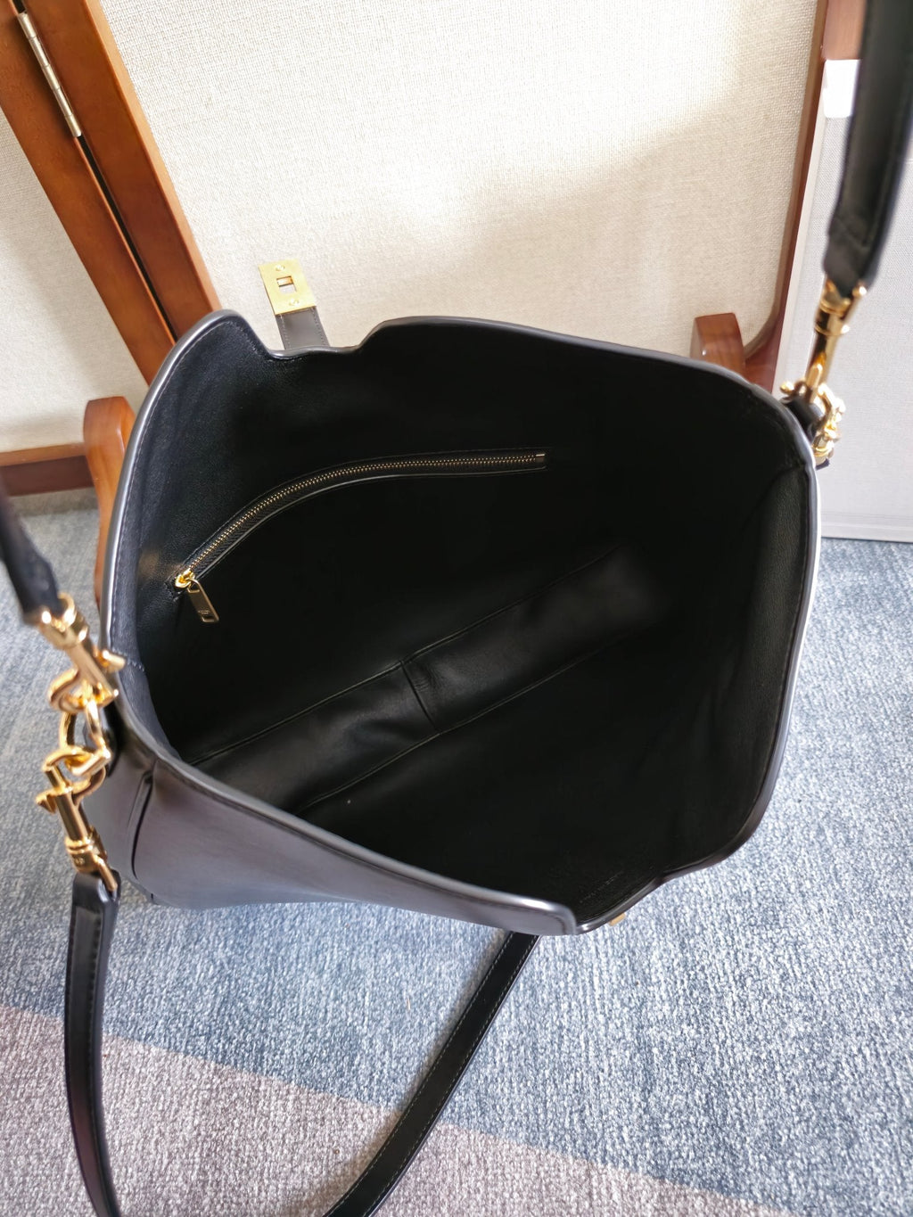 CELINE MEDIUM CAMILLE 16 SOFT BAG 36 BLACK IN SMOOTH CALFSKIN