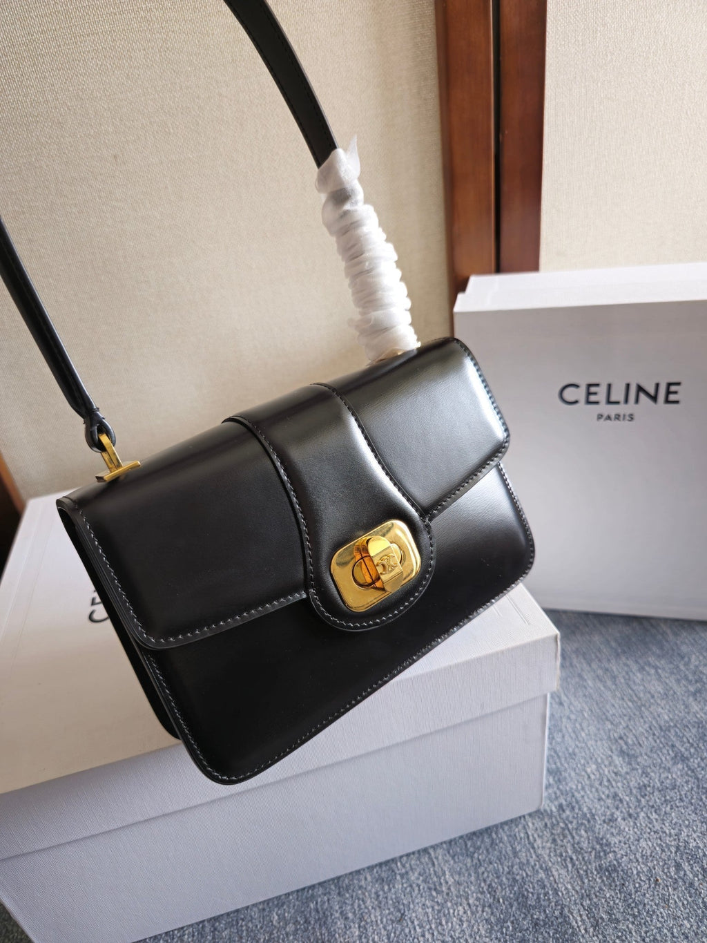 CELINE JOSEPHINE BAG 18.5 IN BLACK PATENT CALFSKIN