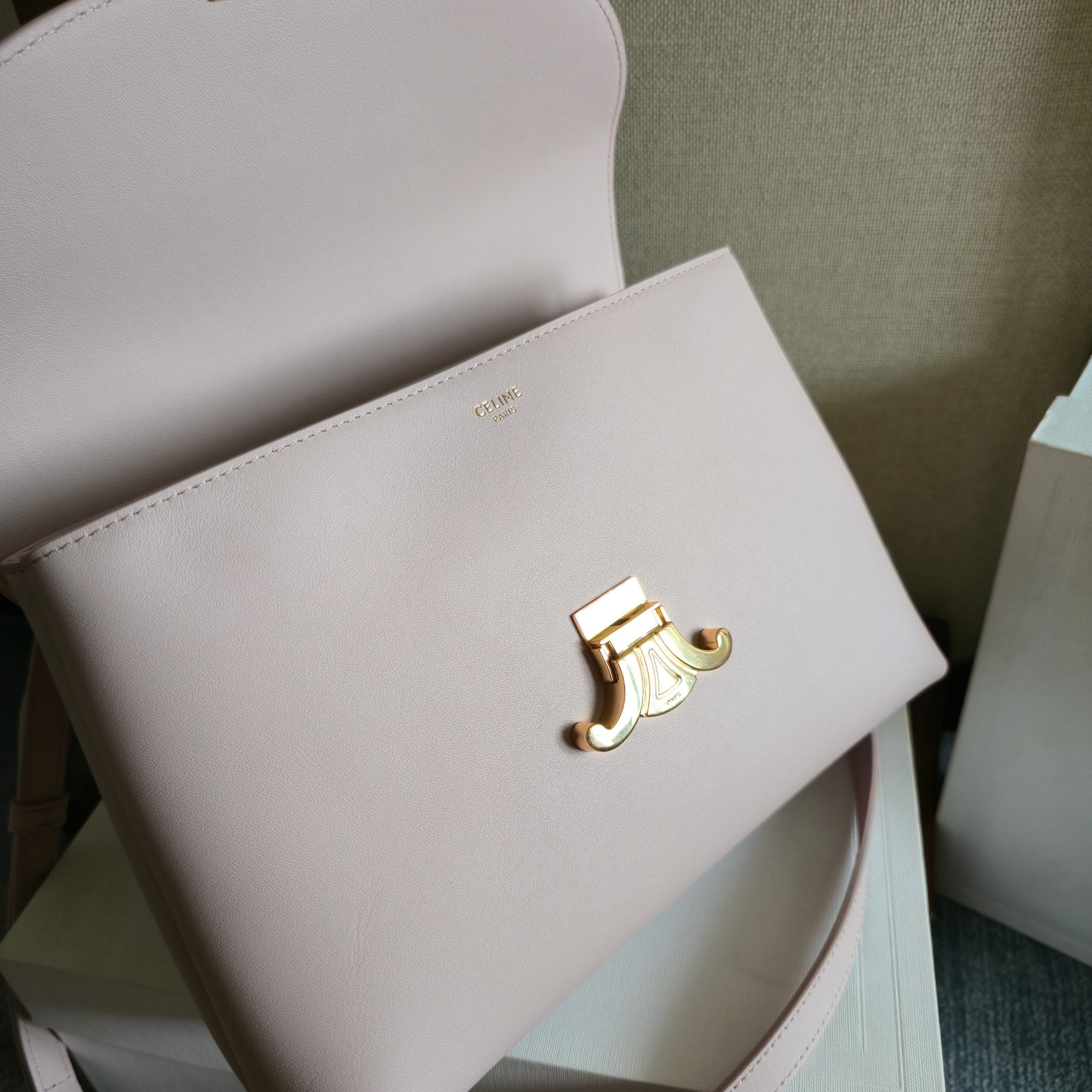 CELINE 25S MEDIUM NINO BAG 25MM IN LIGHT PINK CALFSKIN GOLD HARDWARE