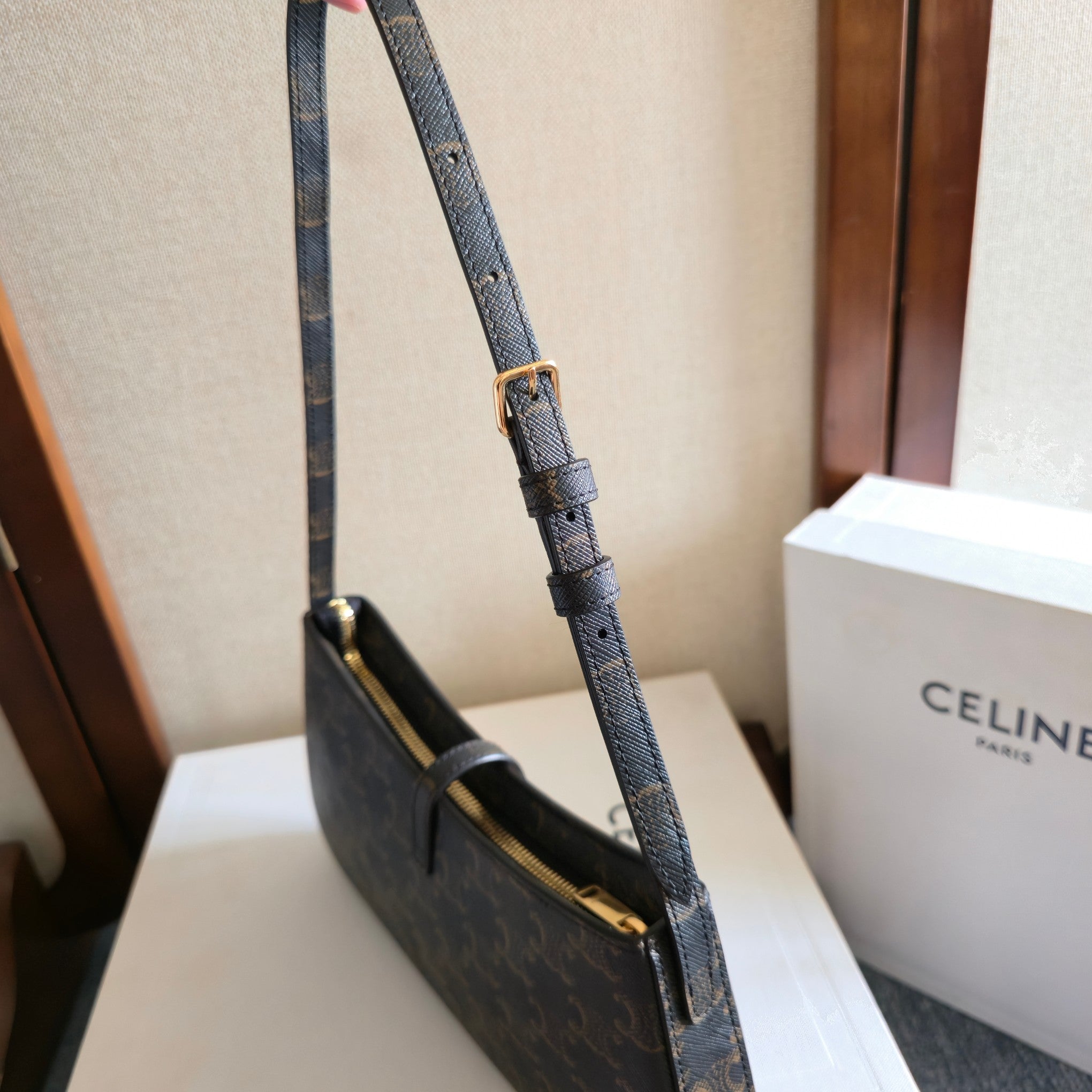 CELINE 25S TINA SHOULDER BAG 25MM IN BLACK TRIOMPHE CALFSKIN