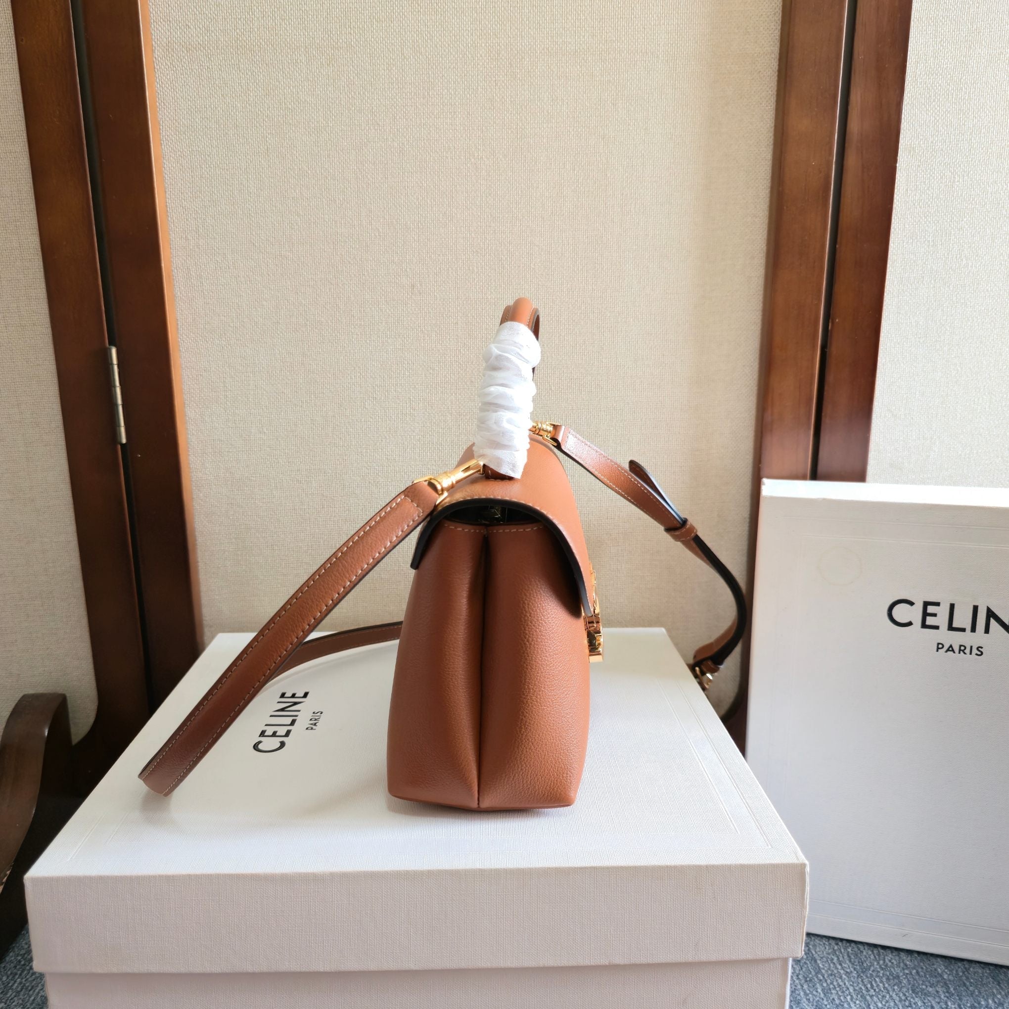 CELINE 25S NINO BAG 20MM IN CARAMEL BROWN GRAINED CALFSKIN GOLD HARDWARE