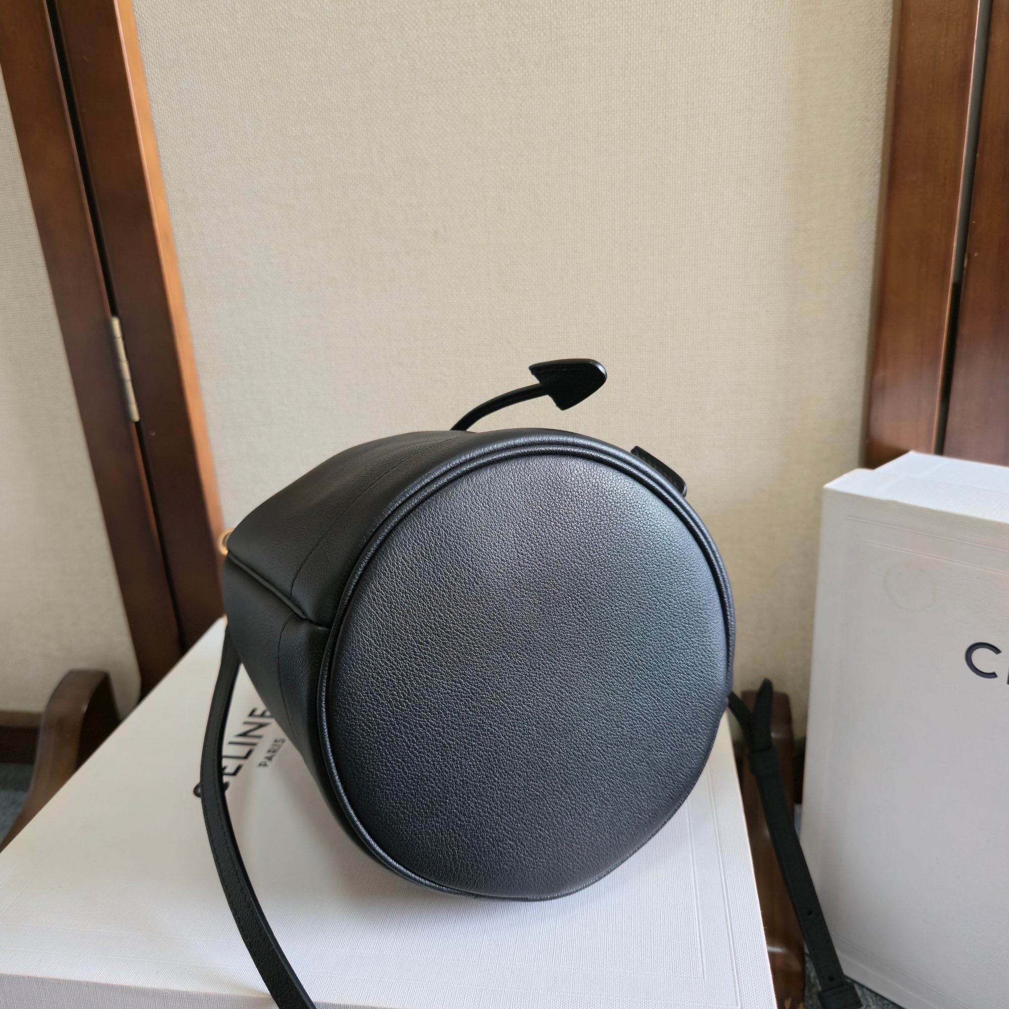 CELINE 25S CLARA BAG 19 IN BLACK CALFSKIN GOLD HARDWARE