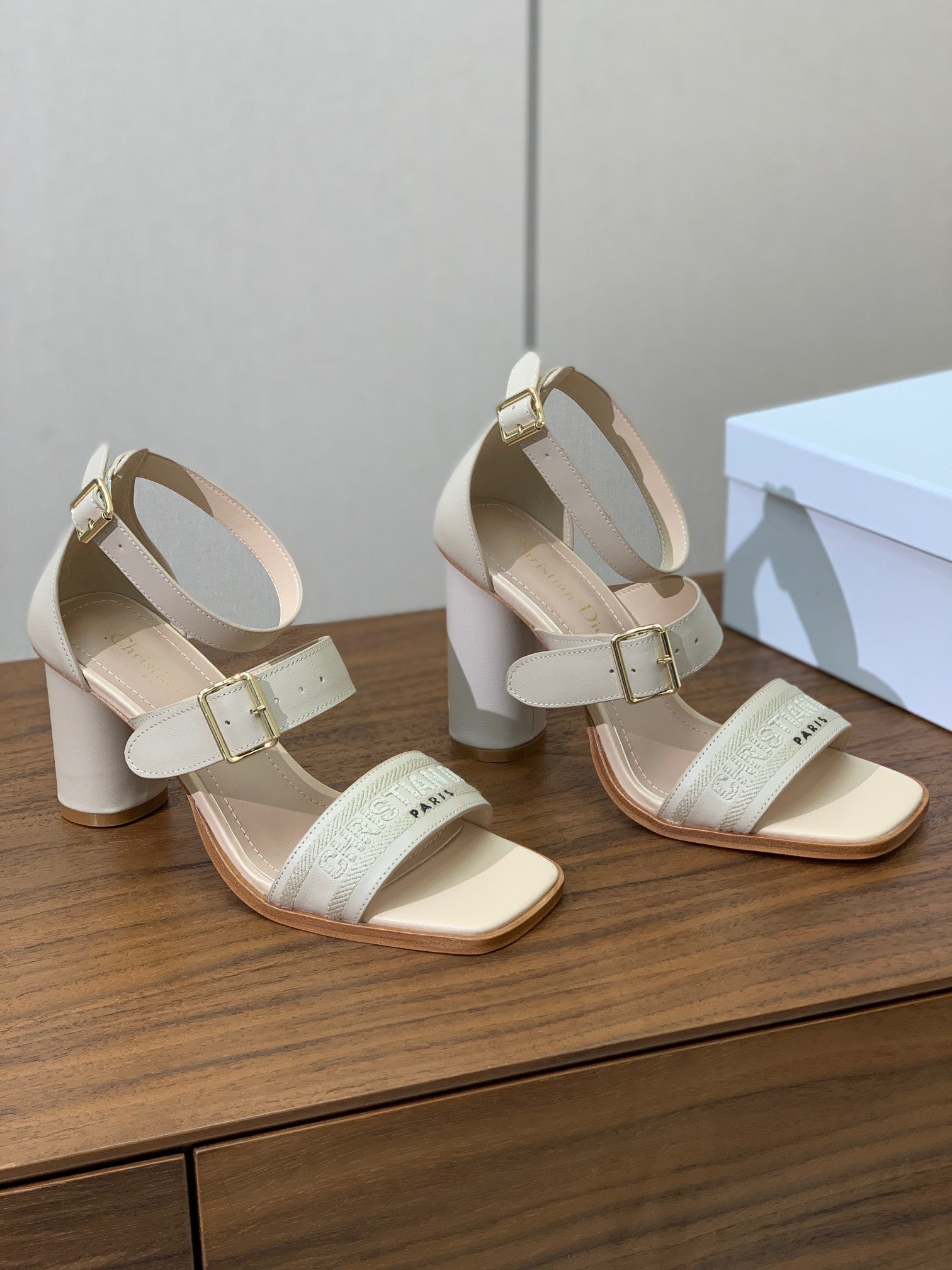 DIOR THREE-STRAP HIGH-HEELED EMBROIDERED SANDALS NUDE BEIGE