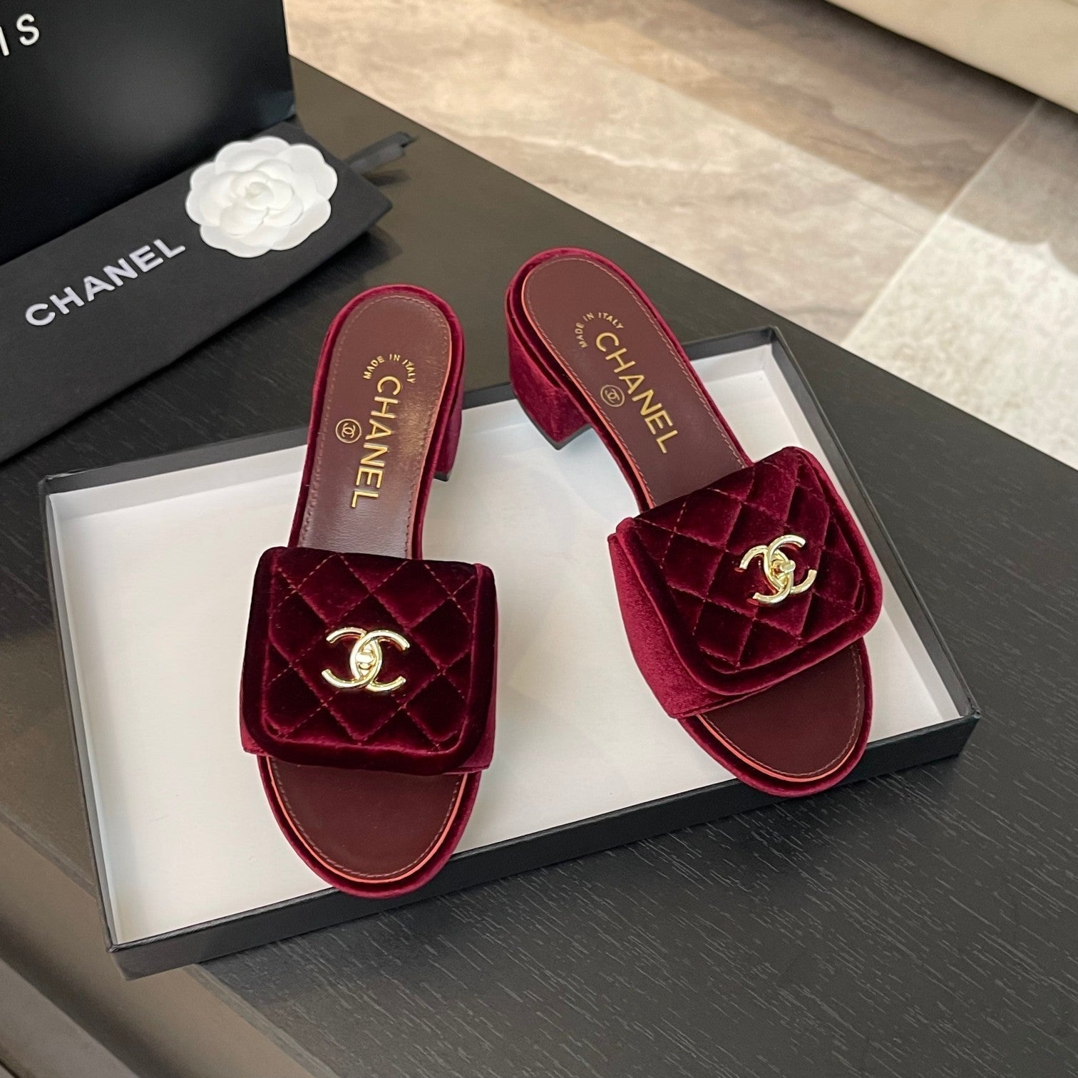 CHANEL MID-HEEL 5 CM MULE IN BURGUNDY RED VELVET