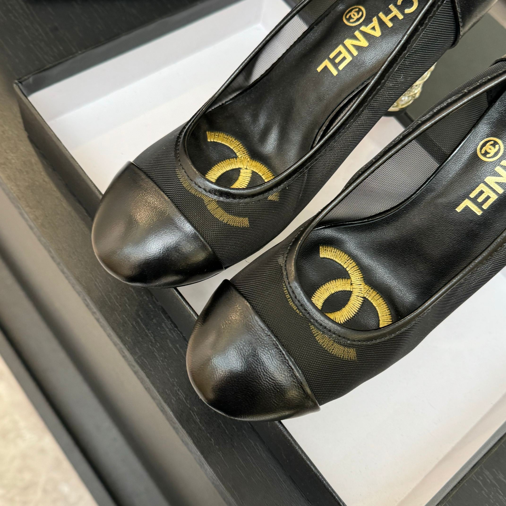 CHANEL HIGH HEEL 85 MM SANDALS IN BLACK CALFSKIN AND MESH