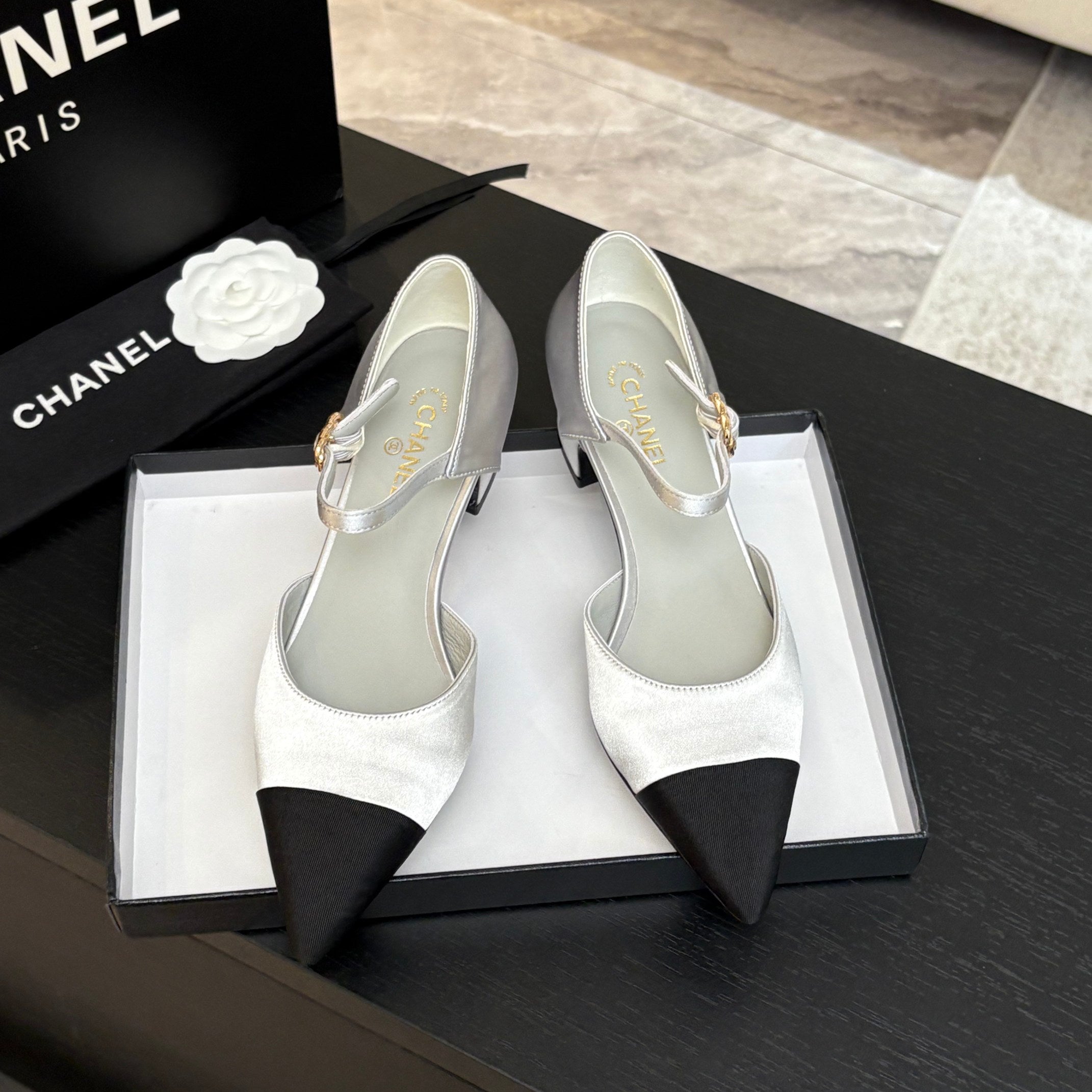CHANEL BLOCK HEEL SLINGBACKS IN SILVER MIX BLACK SILK FABRIC