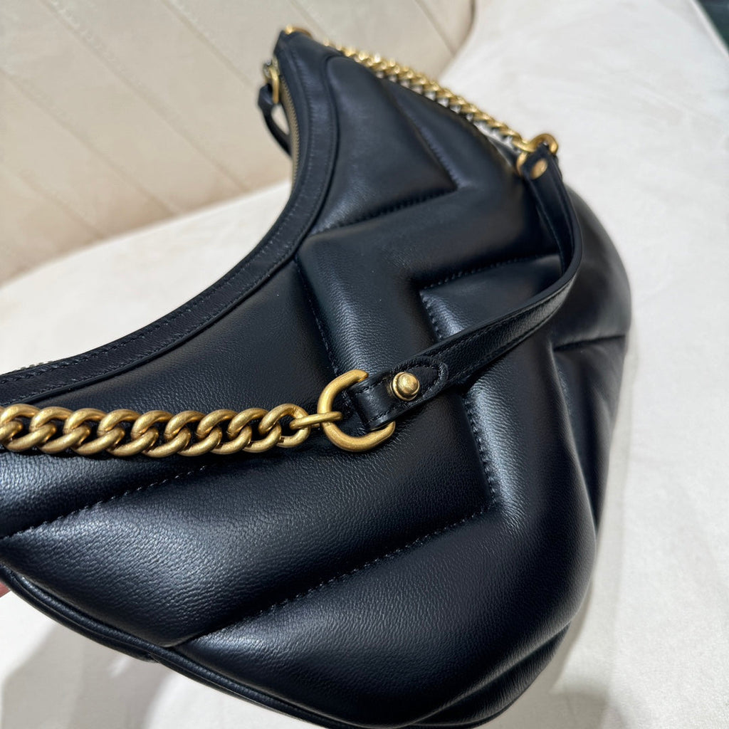 GUCCI SMALL 26 MARMONT BAG IN BLACK CALFSKIN