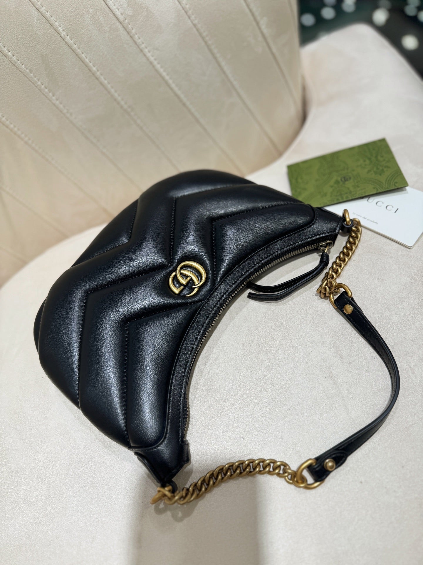 GUCCI SMALL 26 MARMONT BAG IN BLACK CALFSKIN