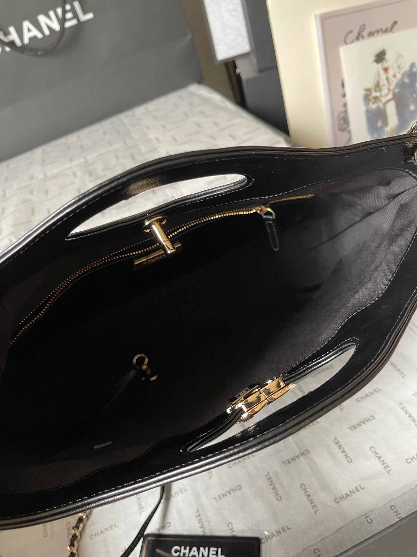 CHANEL MEDIUM 36 SHOPPING BAG IN BLACK CALFSKIN