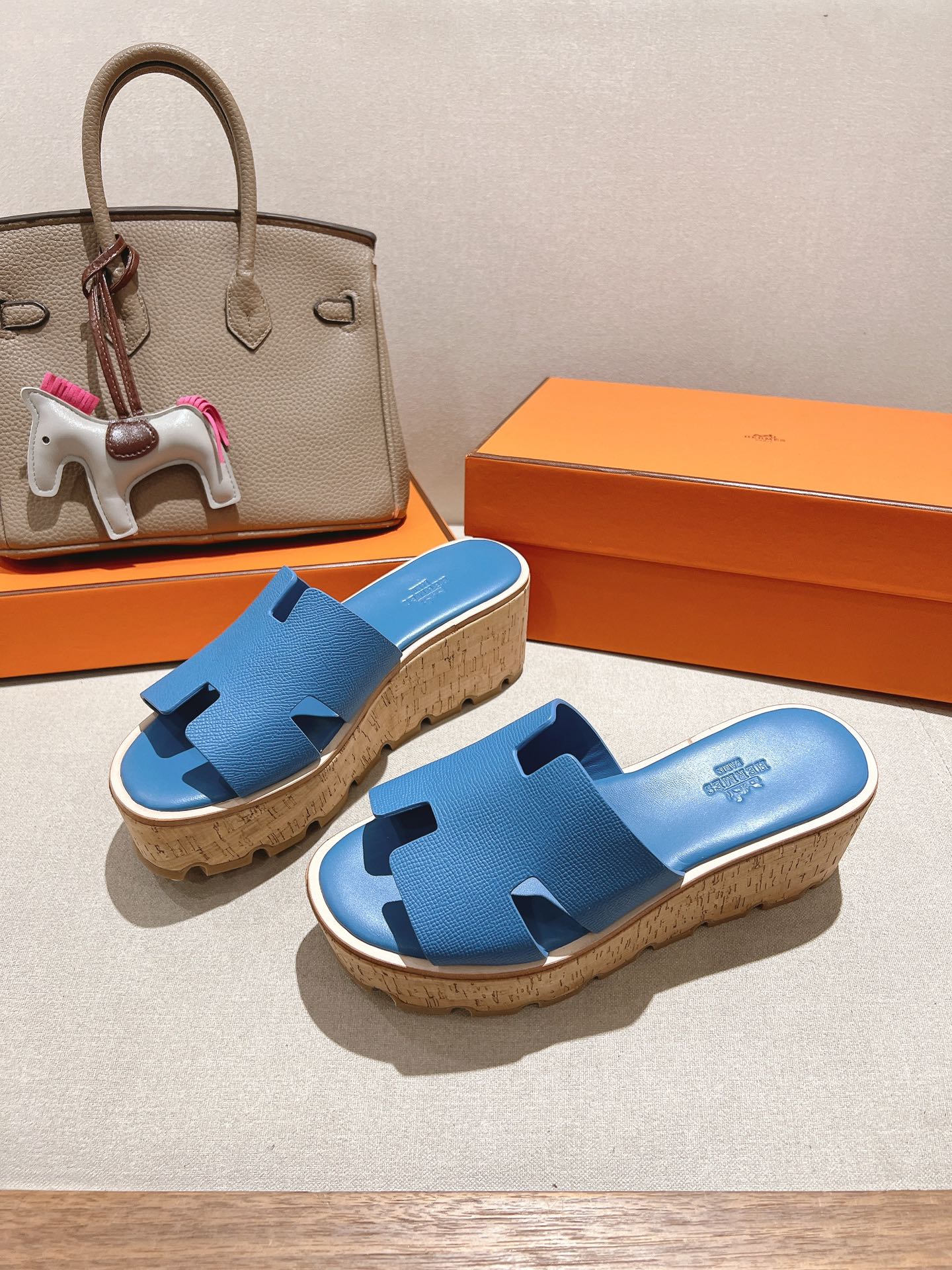 HERMES 25S HIGH WEDGE SANDALS IN BLUE LAMBSKIN STYLE 14