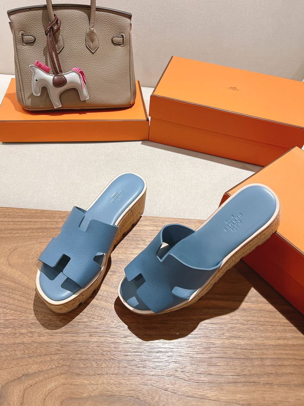 HERMES 25S HIGH WEDGE SANDALS IN BLUE LAMBSKIN STYLE 10