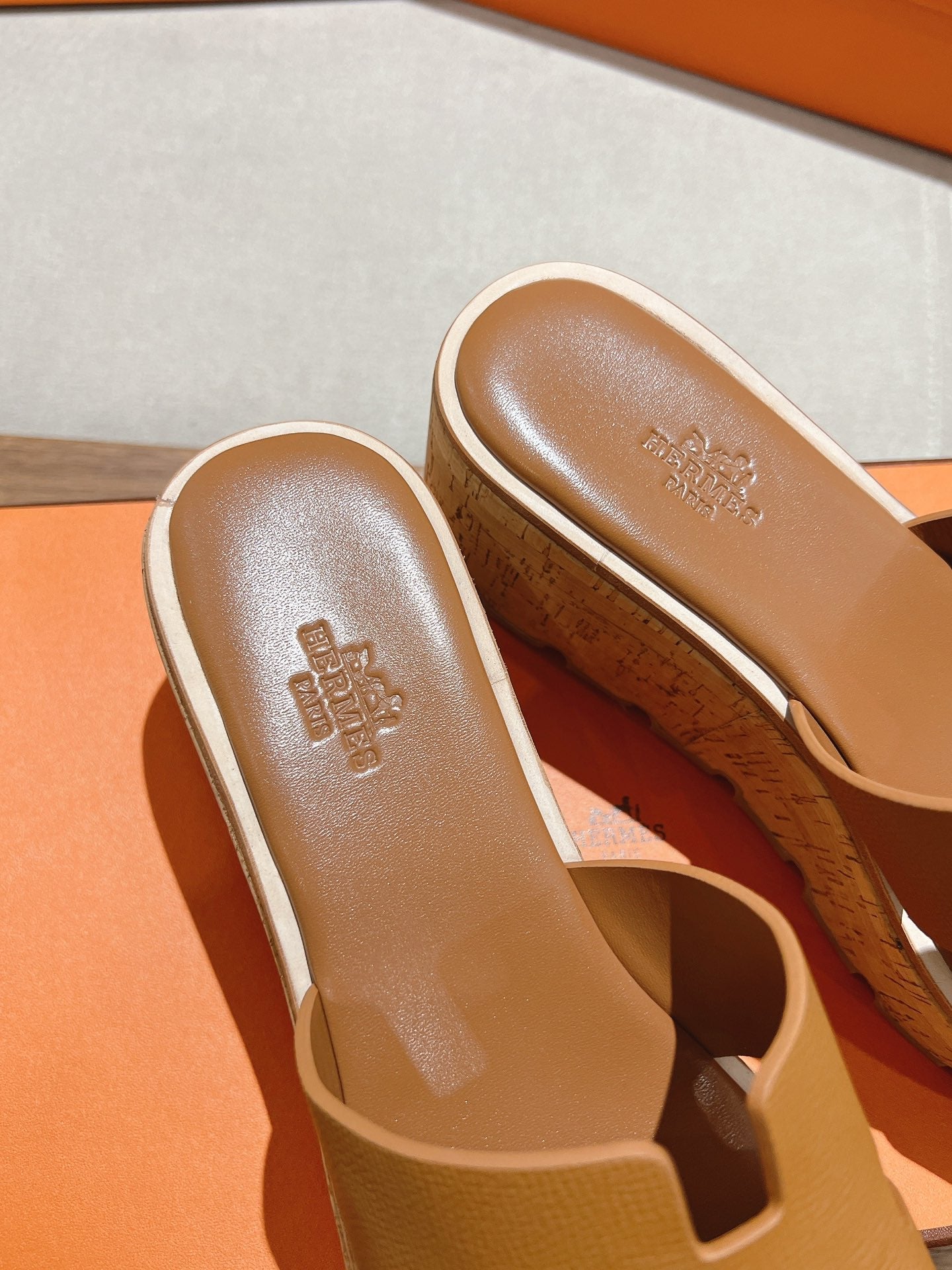 HERMES 25S HIGH WEDGE SANDALS IN BROWN LAMBSKIN STYLE 6
