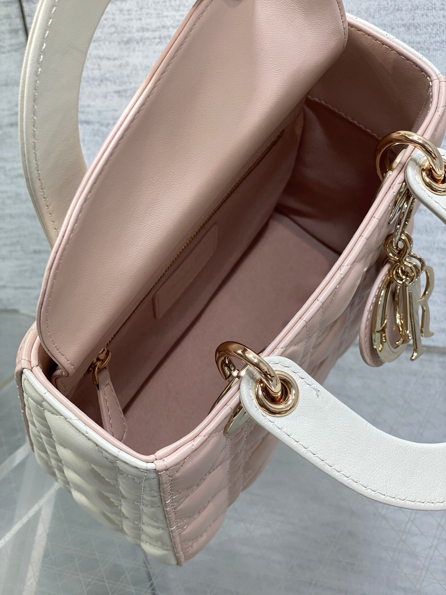 DIOR MEDIUM LADY BAG 20 IN BABY PINK QUILTED MACROCANNAGE CALFSKIN WHITE STRAP