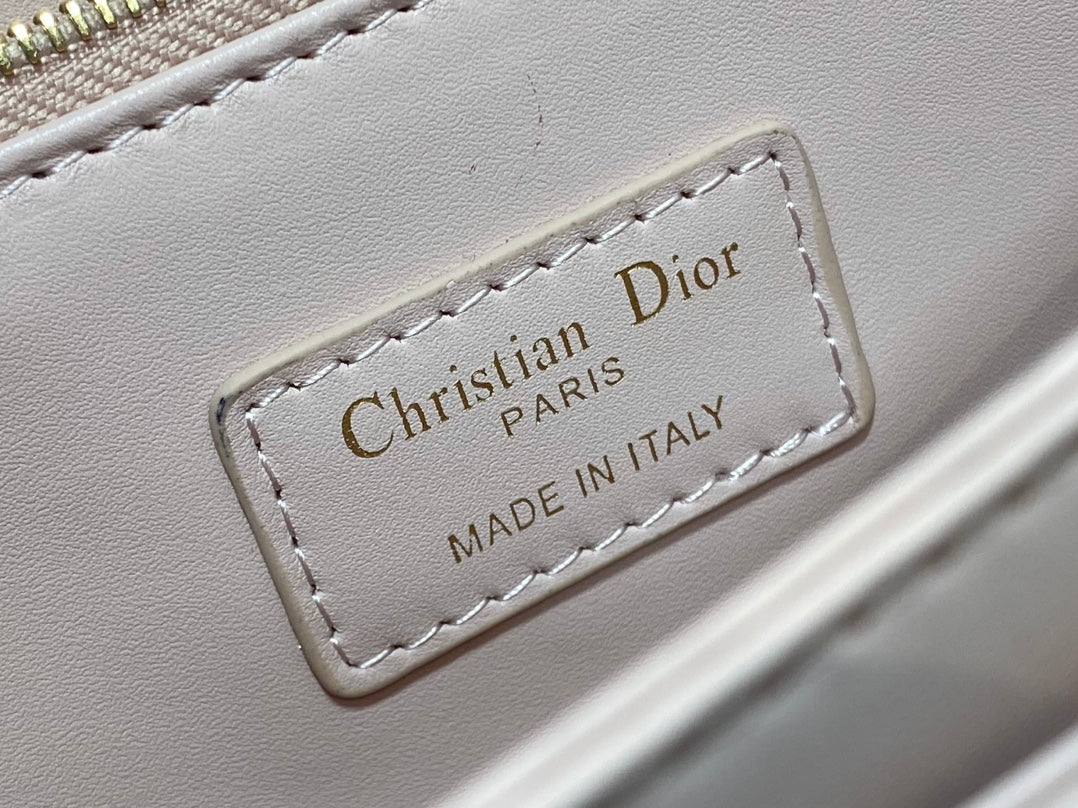 DIOR MINI BAG 24 IN LIGHT PINK PATENT CANNAGE CALFSKIN
