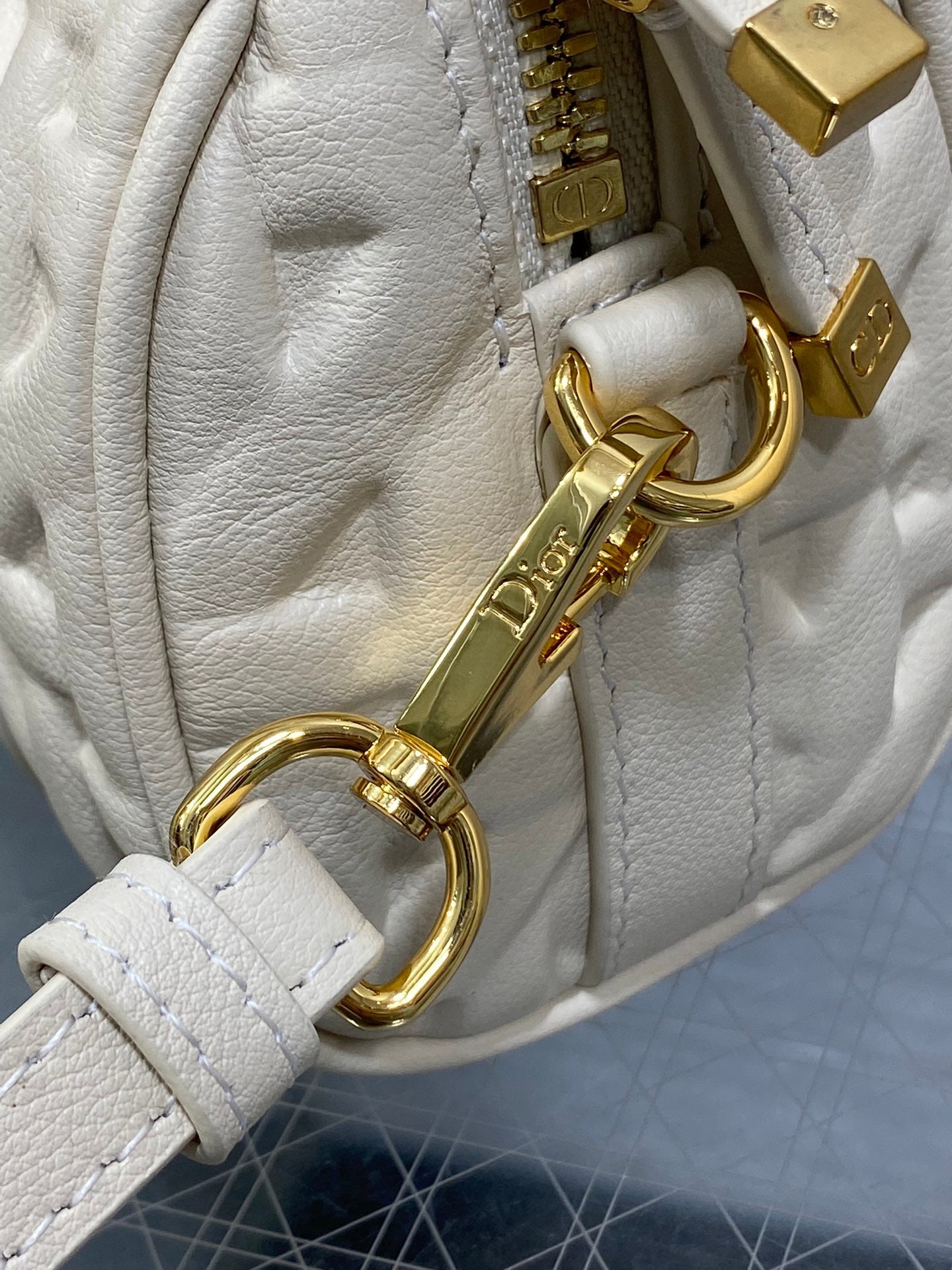 DIOR GROOVE 17 BAG IN WHITE CREAM MACROCANNAGE CALFSKIN WITH GOLD HARDWARE