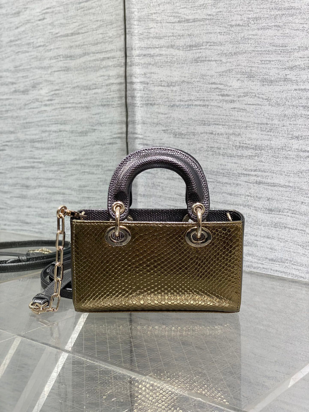 DIOR MEDIUM 16 LADY BAG IN GOLD METALLIC LAMBSKIN