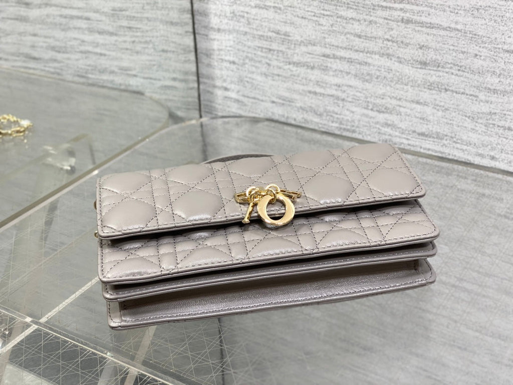 DIOR 25S  TALK PHONE POUCH 21 IN DIRTY LILAC CANNAGE LAMBSKIN GOLD HARDWARE