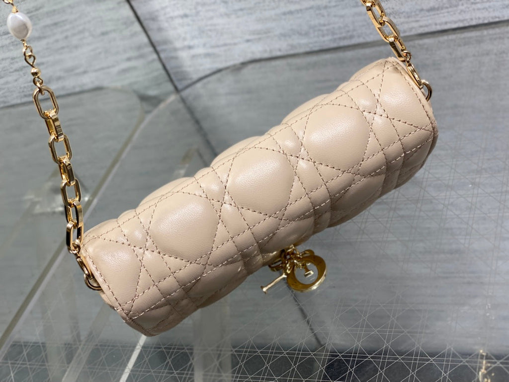 DIOR 25S  TALK PHONE POUCH 18 IN LIGHT IVORY CANNAGE LAMBSKIN