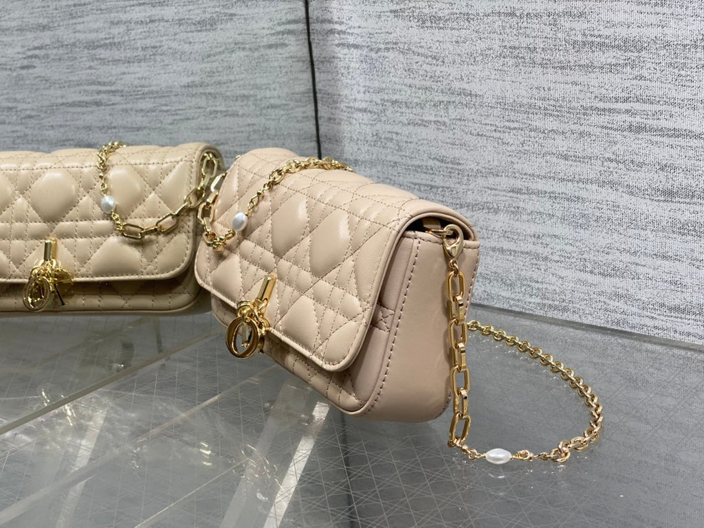 DIOR 25S  TALK PHONE POUCH 18 IN LIGHT IVORY CANNAGE LAMBSKIN