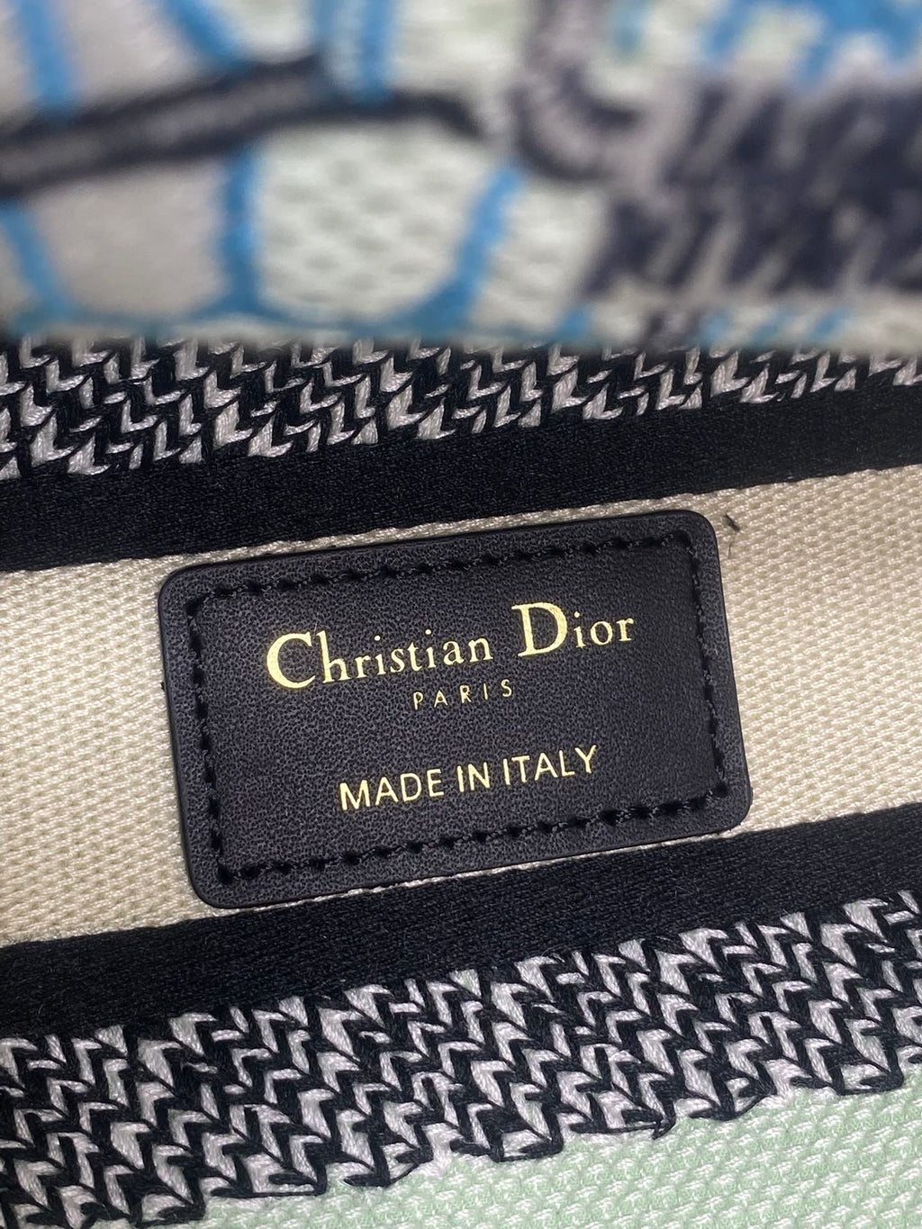 DIOR 25S SMALL LADY D-LITE BAG 24 IN BLUE AND WHITE CANVAS FLORAL EMBROIDERY