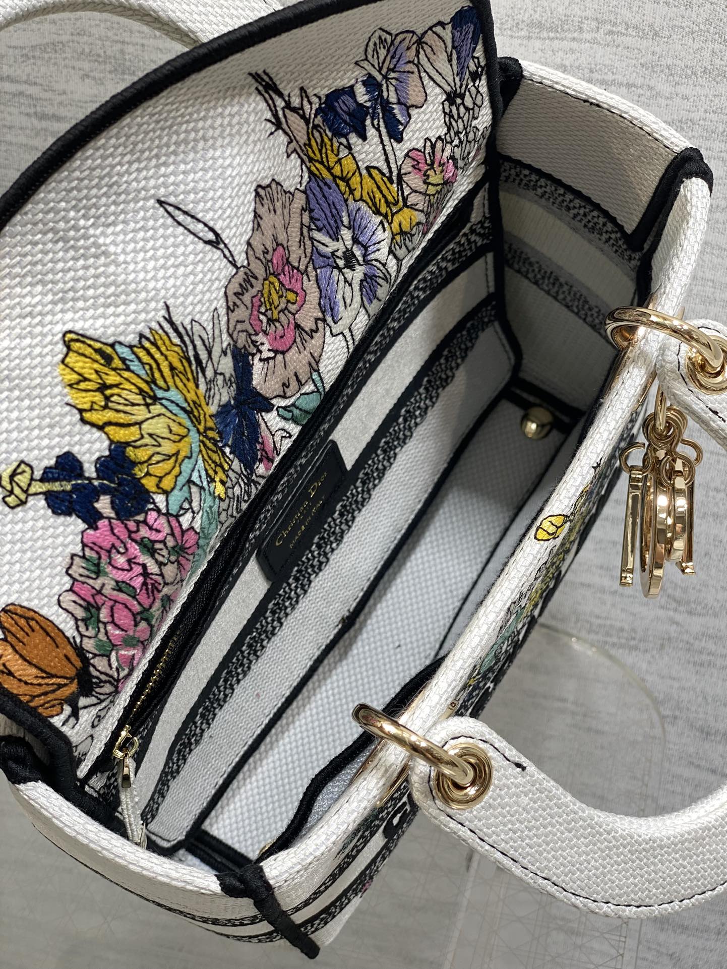 DIOR 25S SMALL LADY D-LITE BAG 24 IN WHITE  FLOWERS CALENDAR ALLOVER EMBROIDERY