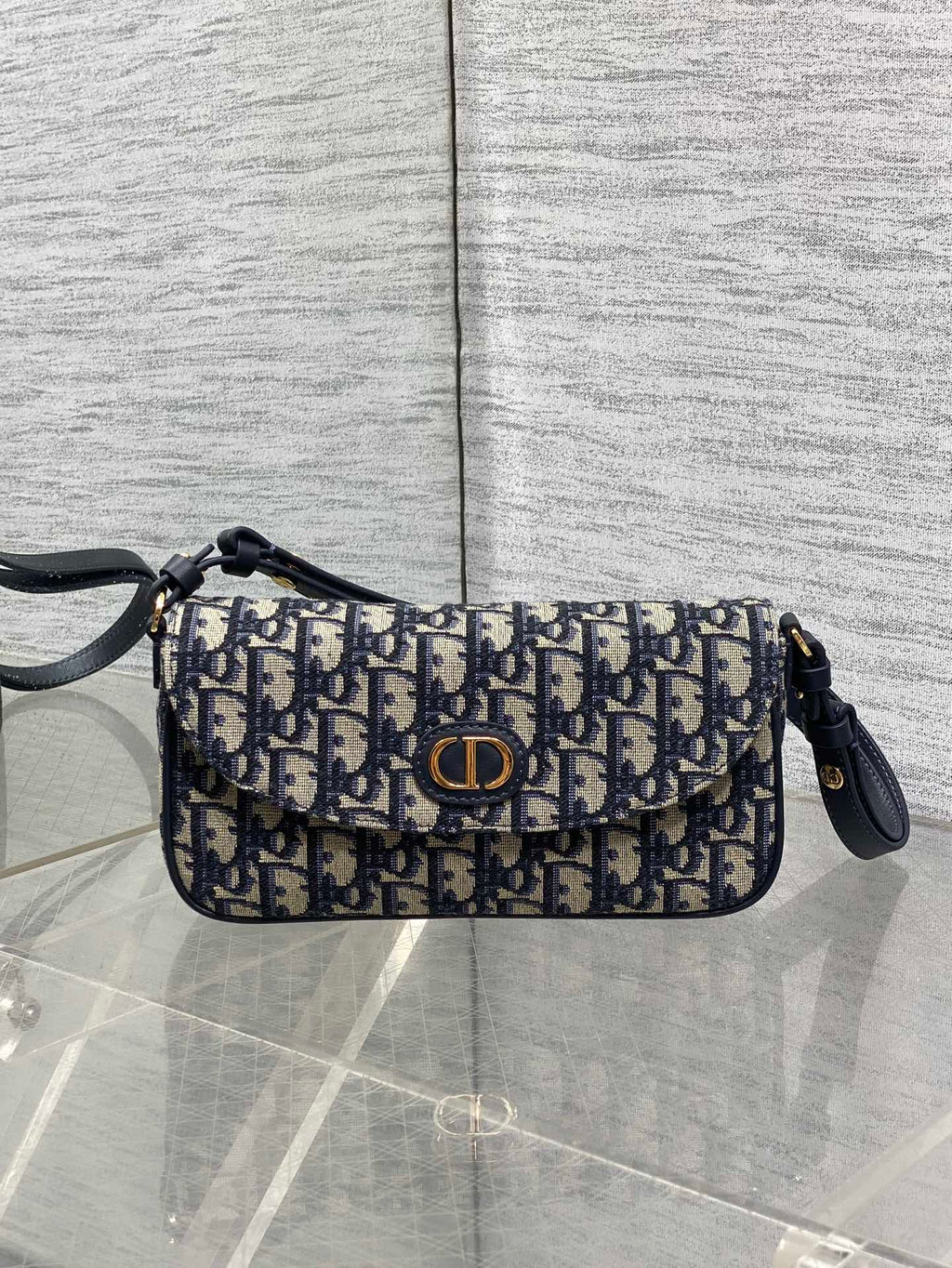 DIOR 25S 30 MONTAIGNE AVENUE BAG 23 IN BLUE CANVAS  OBLIQUE JACQUARD
