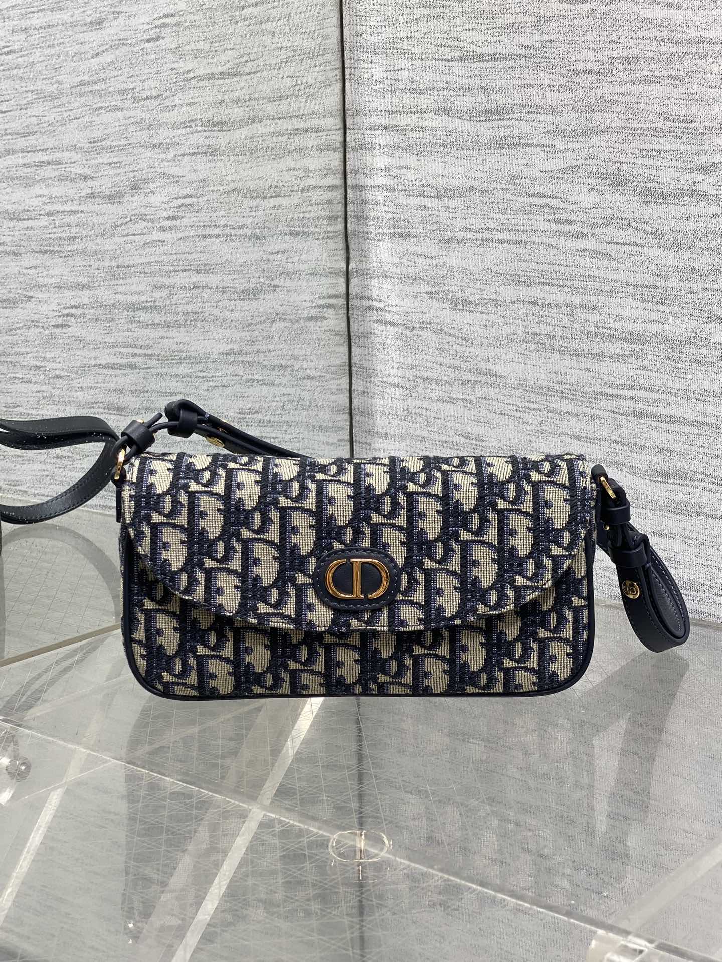 DIOR 25S 30 MONTAIGNE AVENUE BAG 23 IN BLUE CANVAS  OBLIQUE JACQUARD