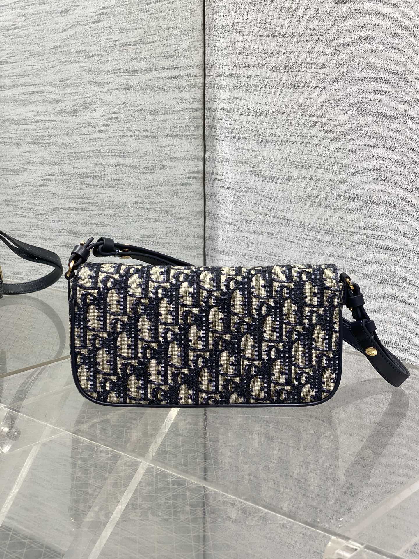 DIOR 25S 30 MONTAIGNE AVENUE BAG 23 IN BLUE CANVAS  OBLIQUE JACQUARD
