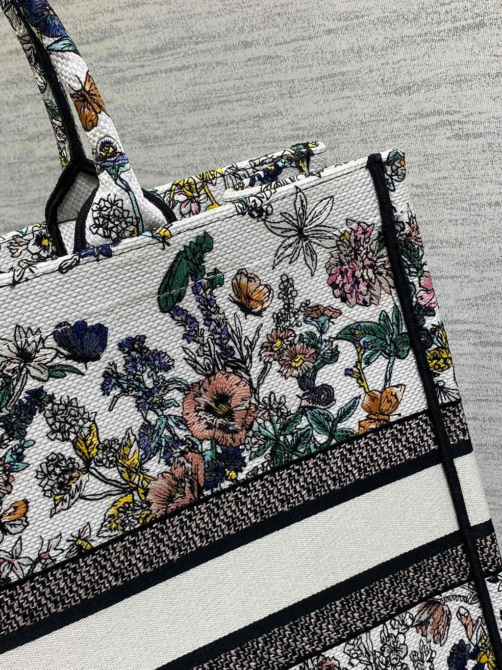DIOR 25S LUCKY LARGE DIOR BOOK TOTE 42 IN MULTICOLOR DIOR FLOWERS CALENDAR ALLOVER EMBROIDERY