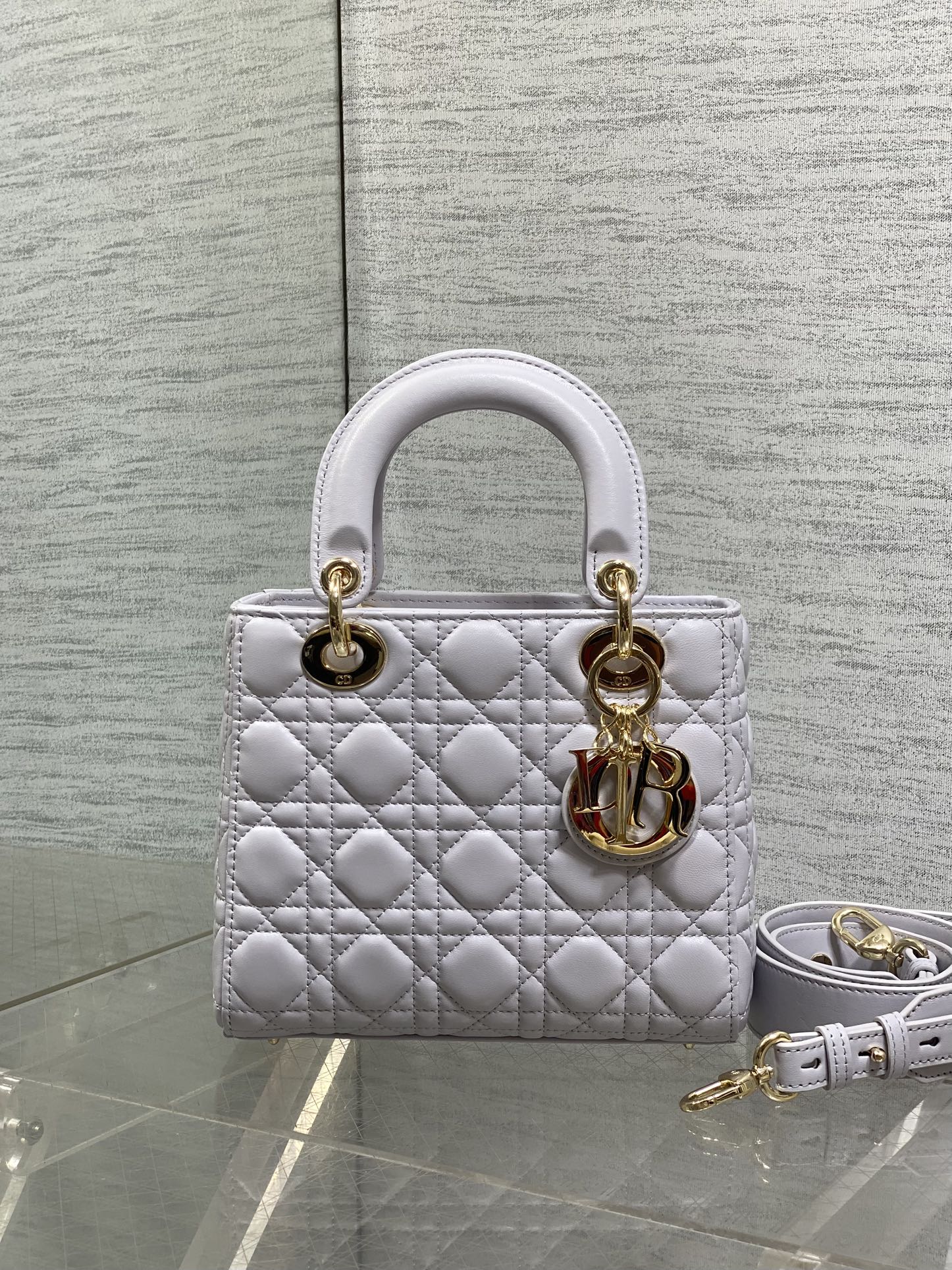 DIOR 25S LADY  BAG 20 IN LILAC CANNAGE CALFSKIN GOLD HARDWARE