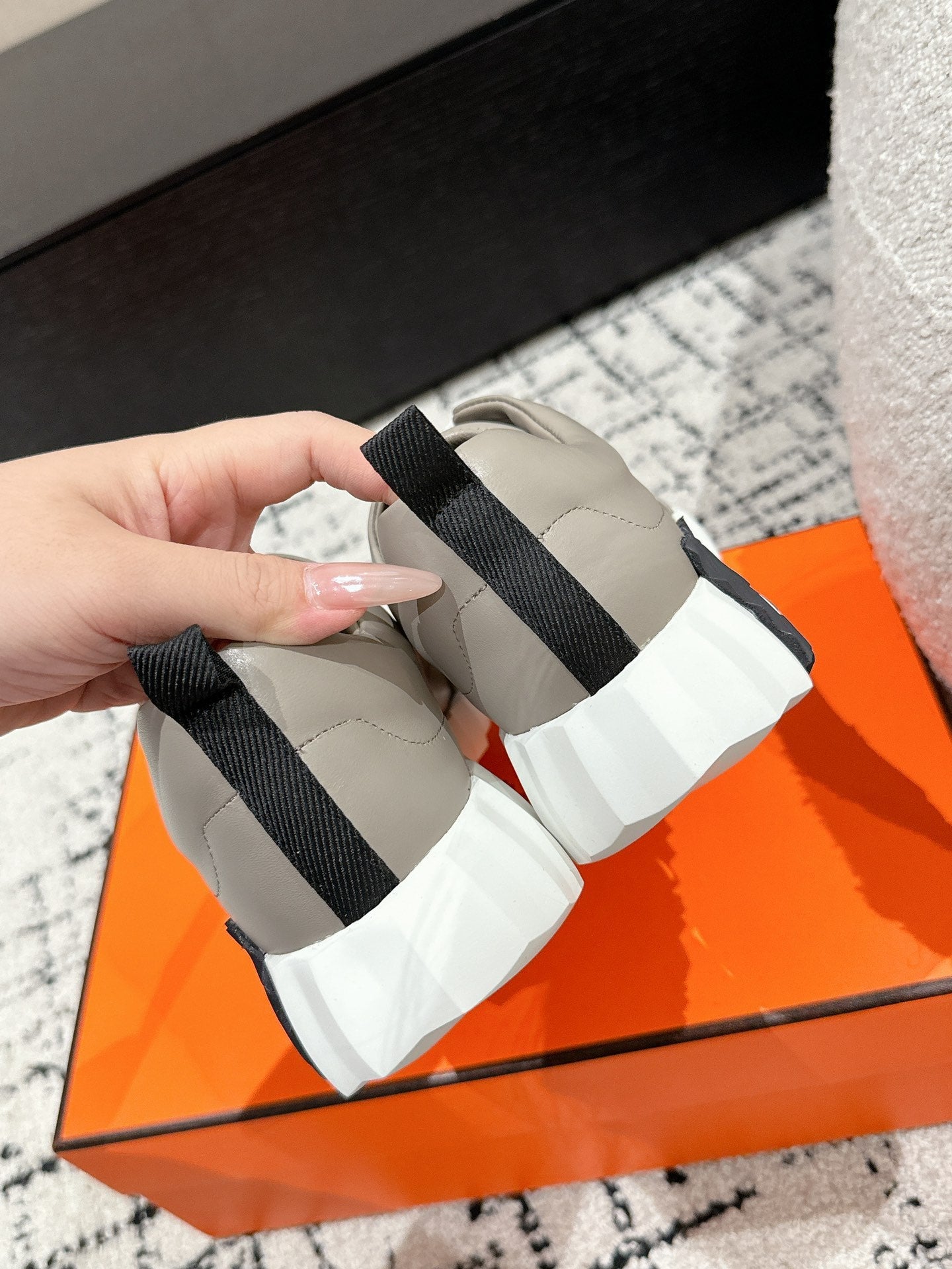 HERMES BOUNCING SNEAKER IN KHAKI BEIGE CALFSKIN