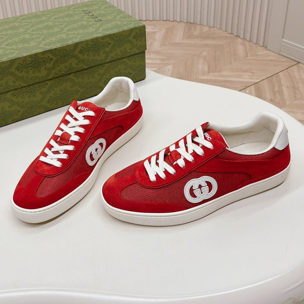 GUCCI SNEAKER WITH INTERLOCKING G IN CHERRY RED SUEDE AND MESH
