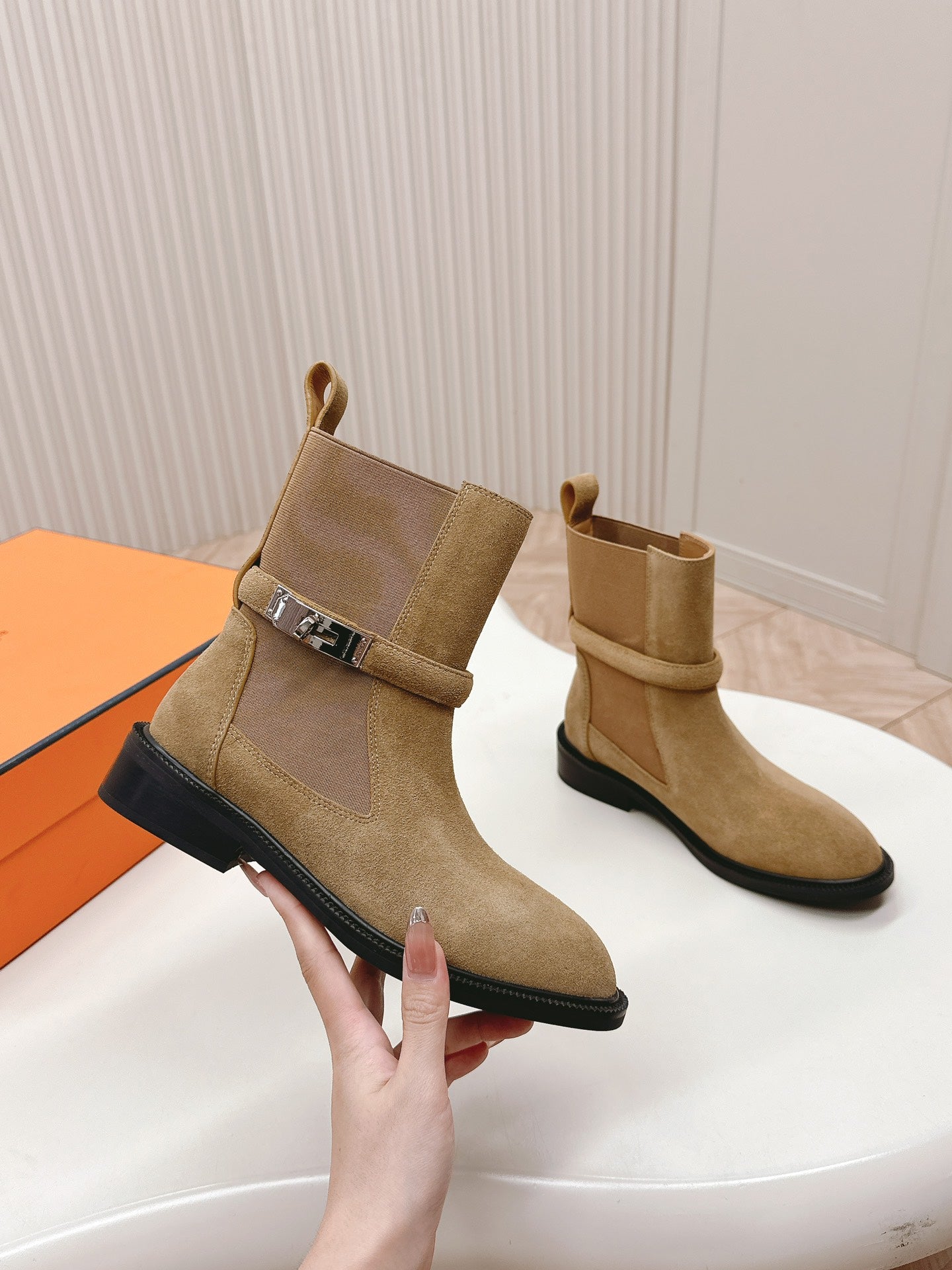 HERMES KELLY BUCKLE SHORT BOOTS IN PEANUT BROWN SUEDE