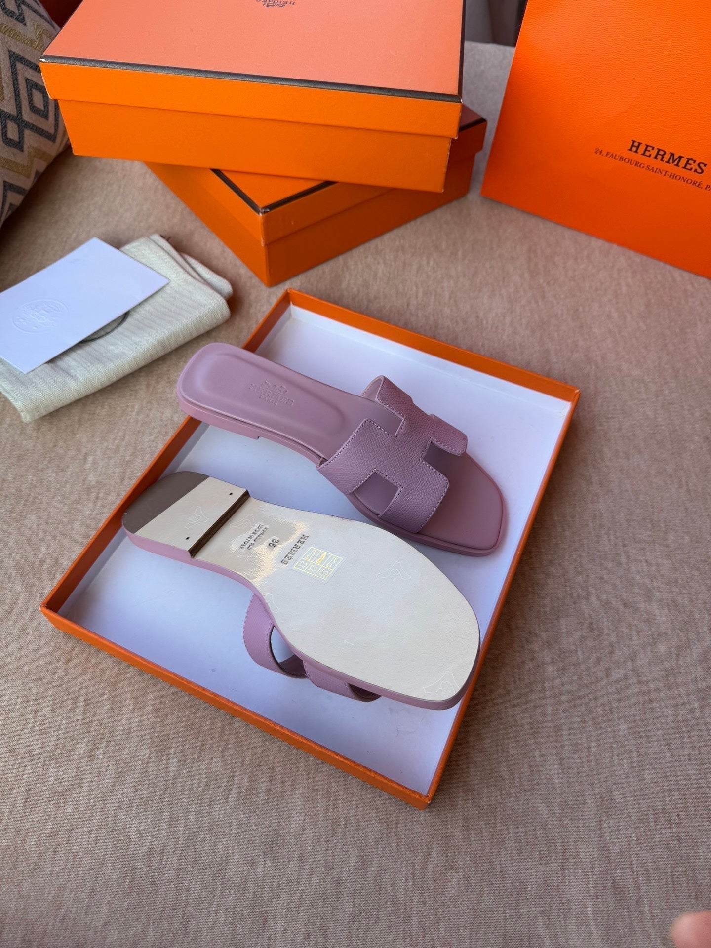 HERMES 0RAN SANDALS IN PASTEL PURPLE CALFSKIN
