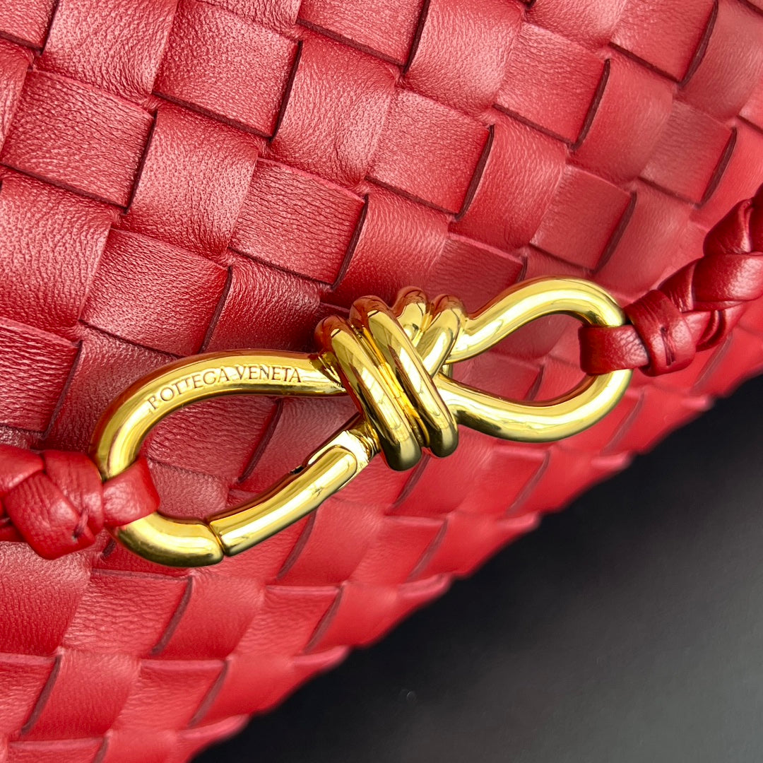 BOTTEGA VENETA SMALL ANDIAMO 29 IN RED LAMBSKIN