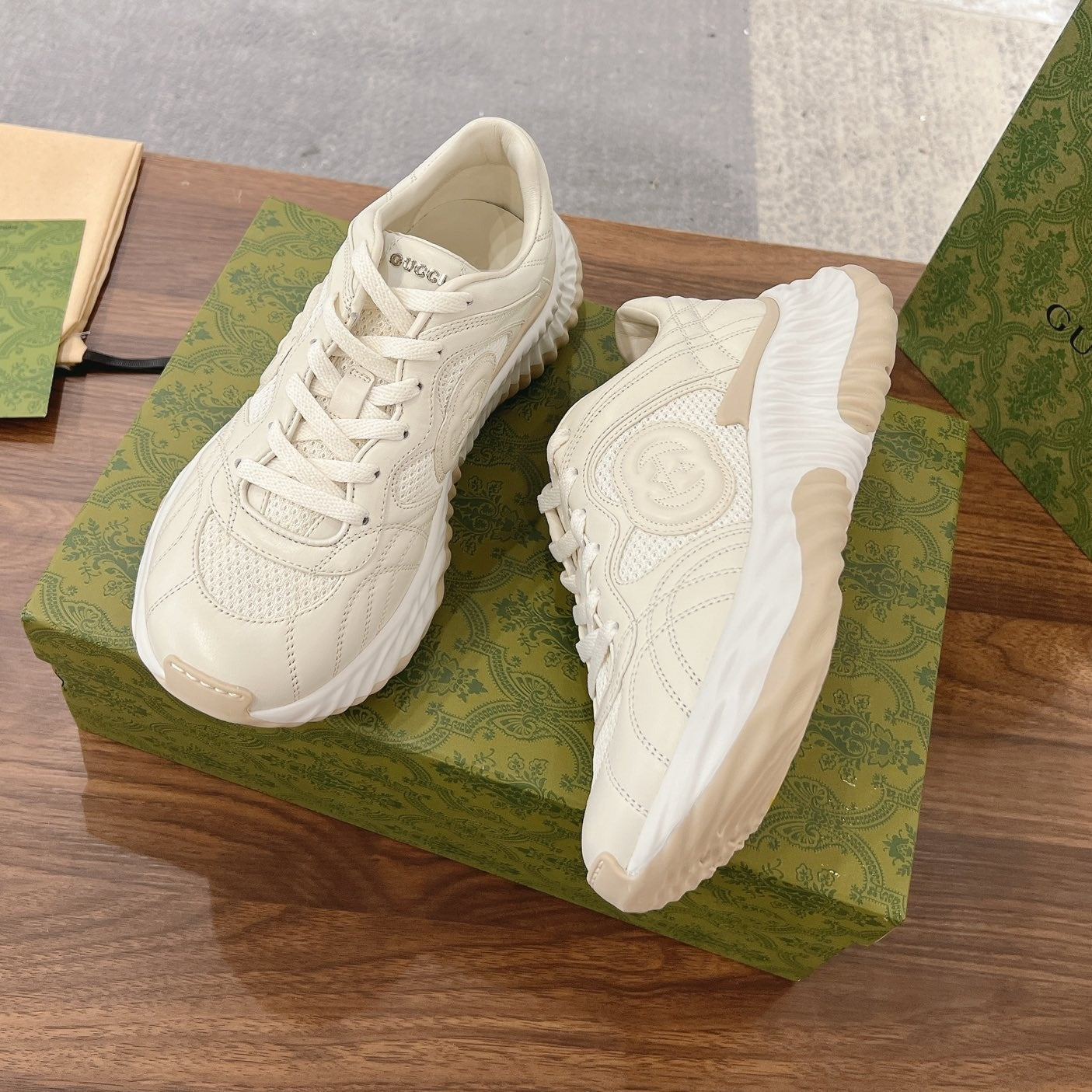 GUCCI RIPPLE SNEAKER  cream