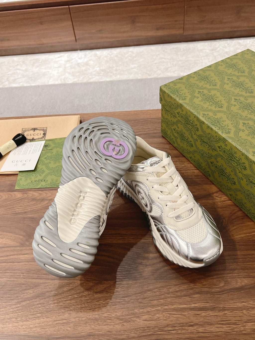 GUCCI RIPPLE SNEAKER Cream SILVER