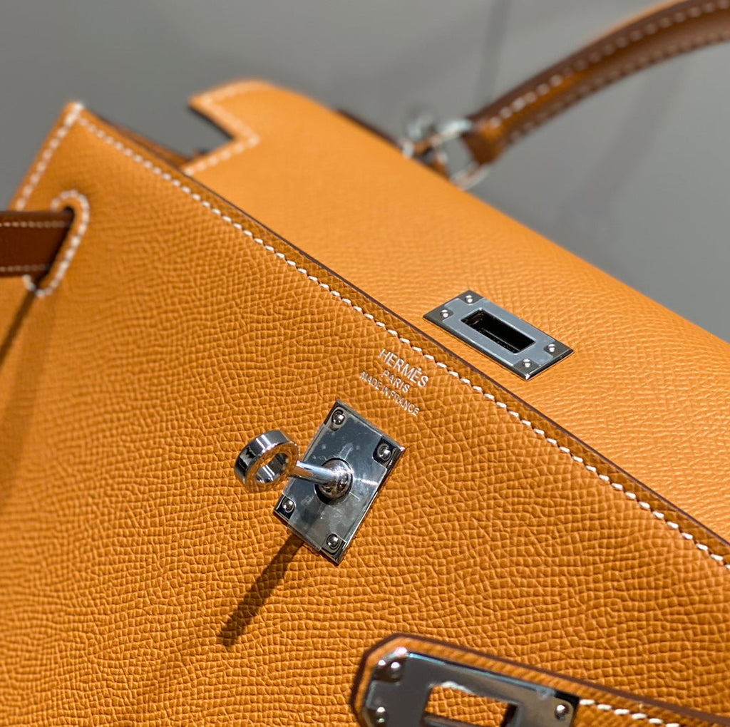 HERMES KELLY 25CM IN GOLD EPSOM CALFSKIN SILVER HARDWARE