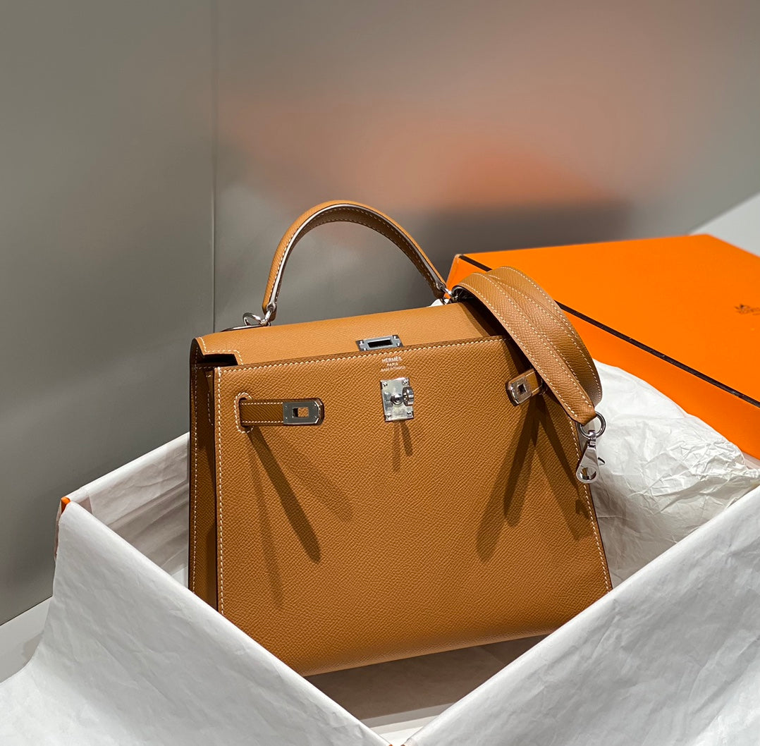 HERMES KELLY 25CM IN GOLD EPSOM CALFSKIN SILVER HARDWARE