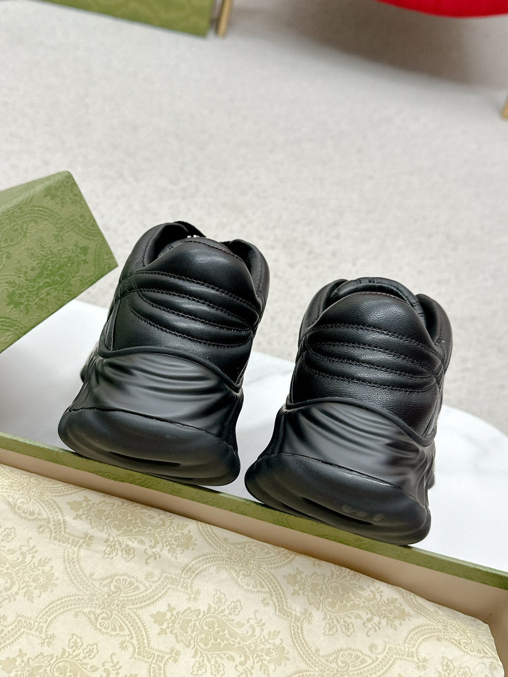 GUCCI RIPPLE TRAINER BLACK LAMBSKIN