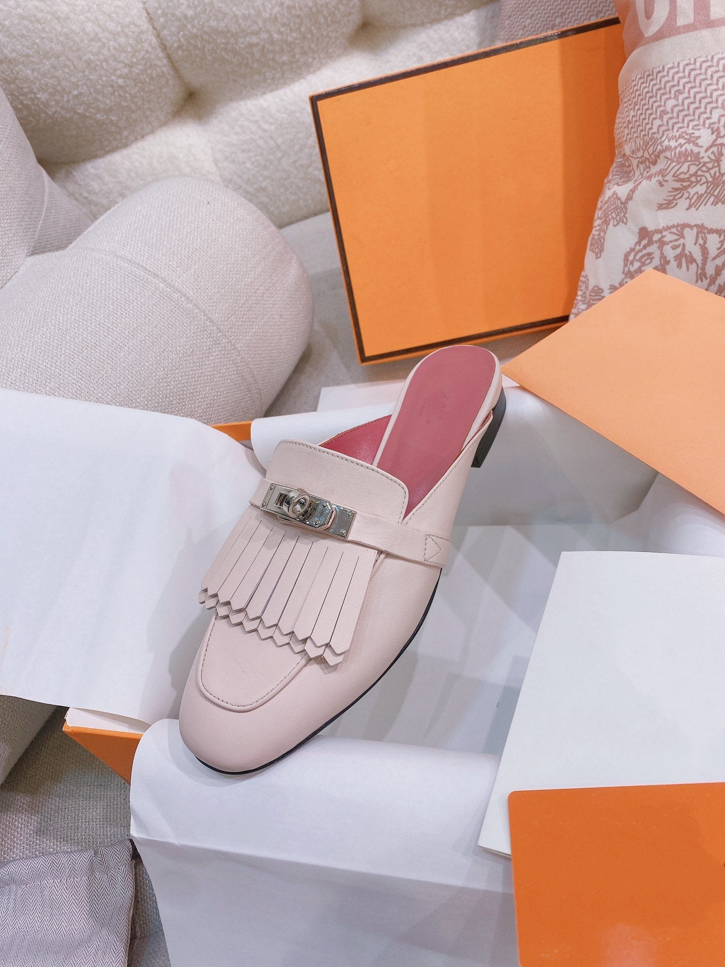 HERMES 0Z Mule Fringed Light Pink