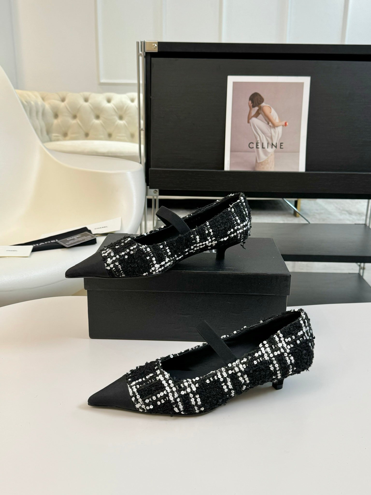 CHANEL MARY JANE IN BLACK MIX WHITE WOOL TWEED